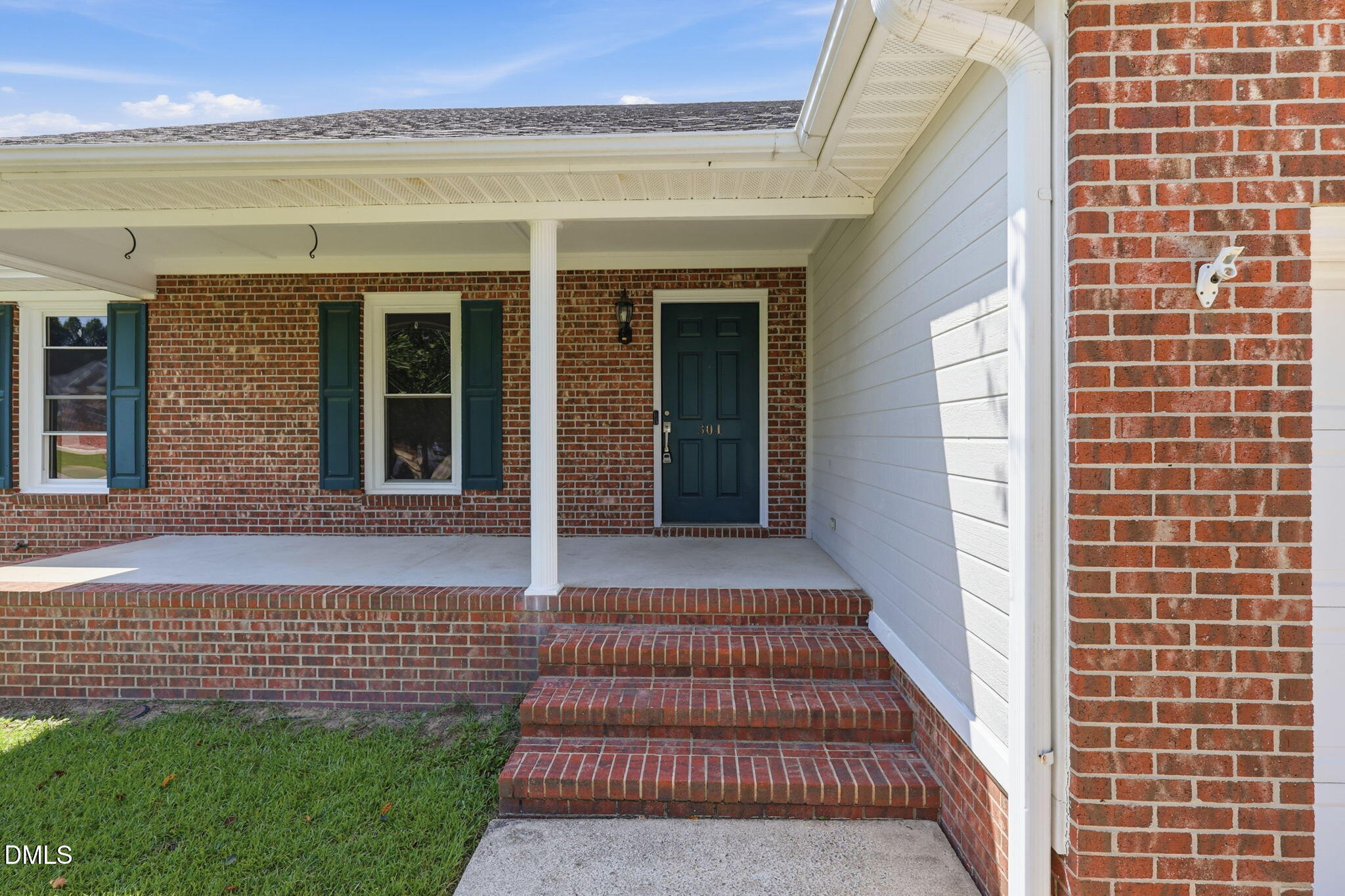 301 Larchmont Road Property Photo 46