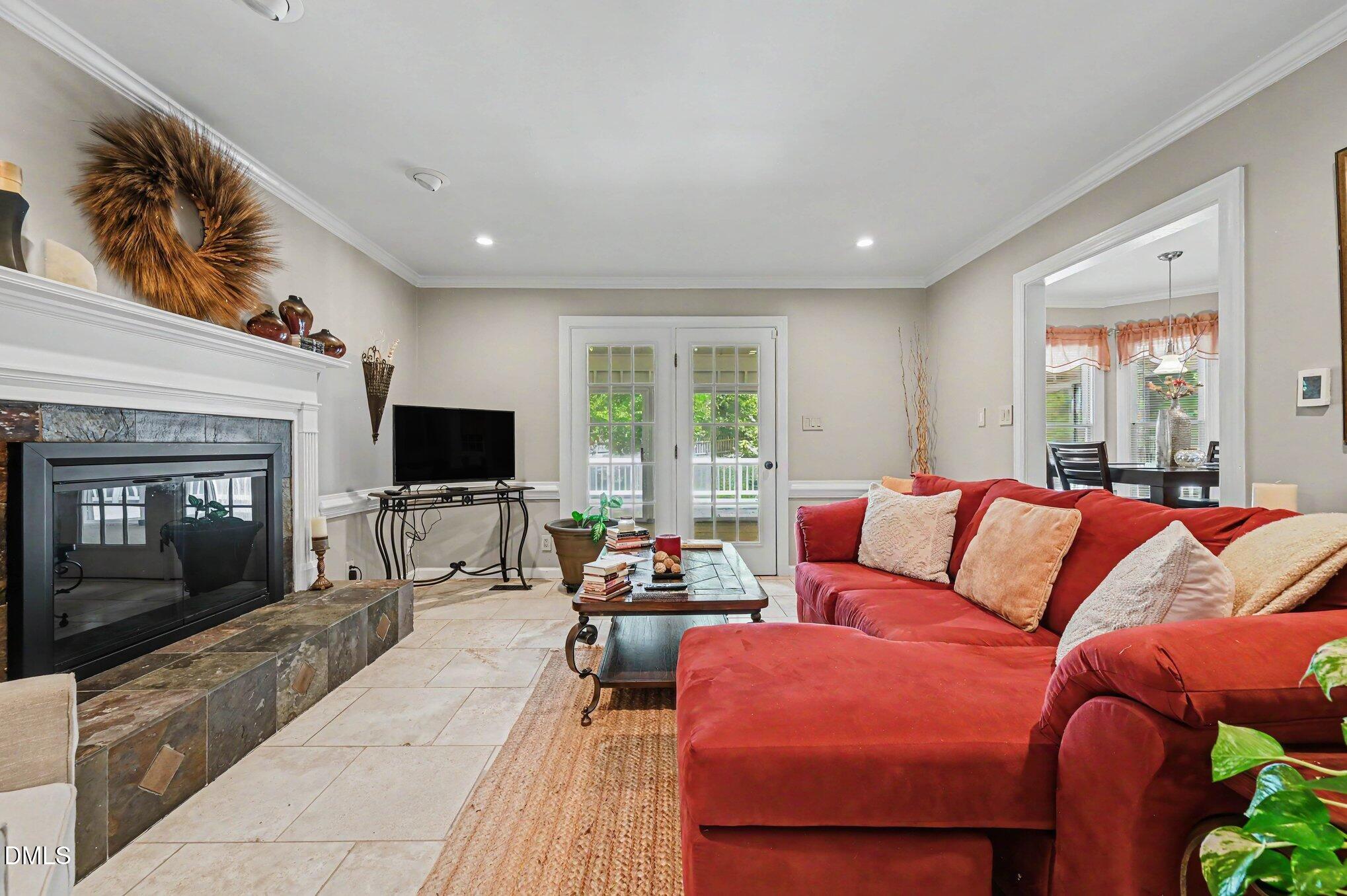 611 Flagstone Way Property Photo 2
