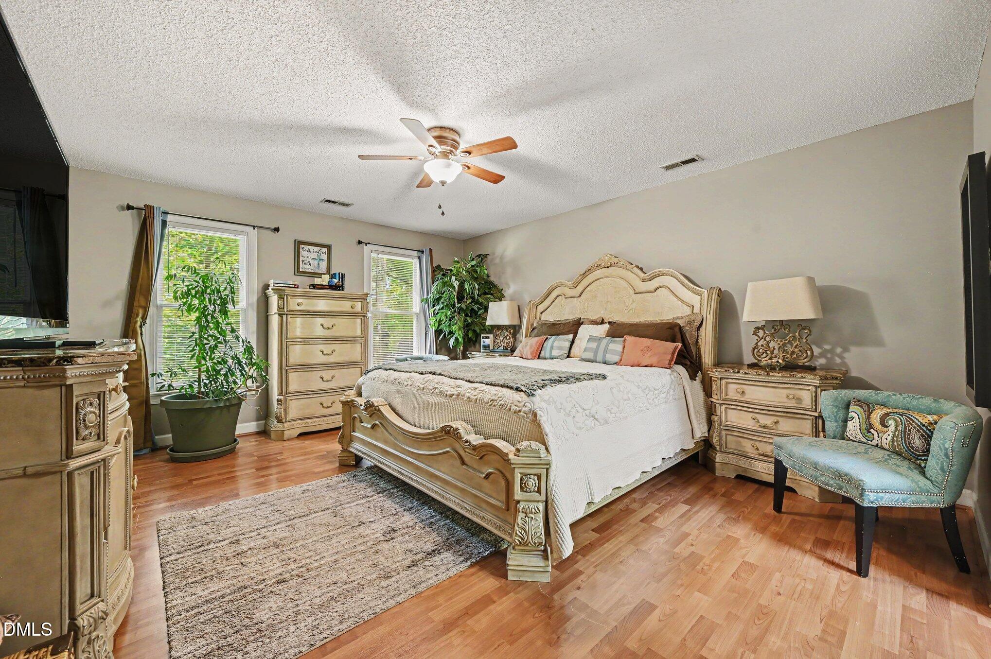 611 Flagstone Way Property Photo 4