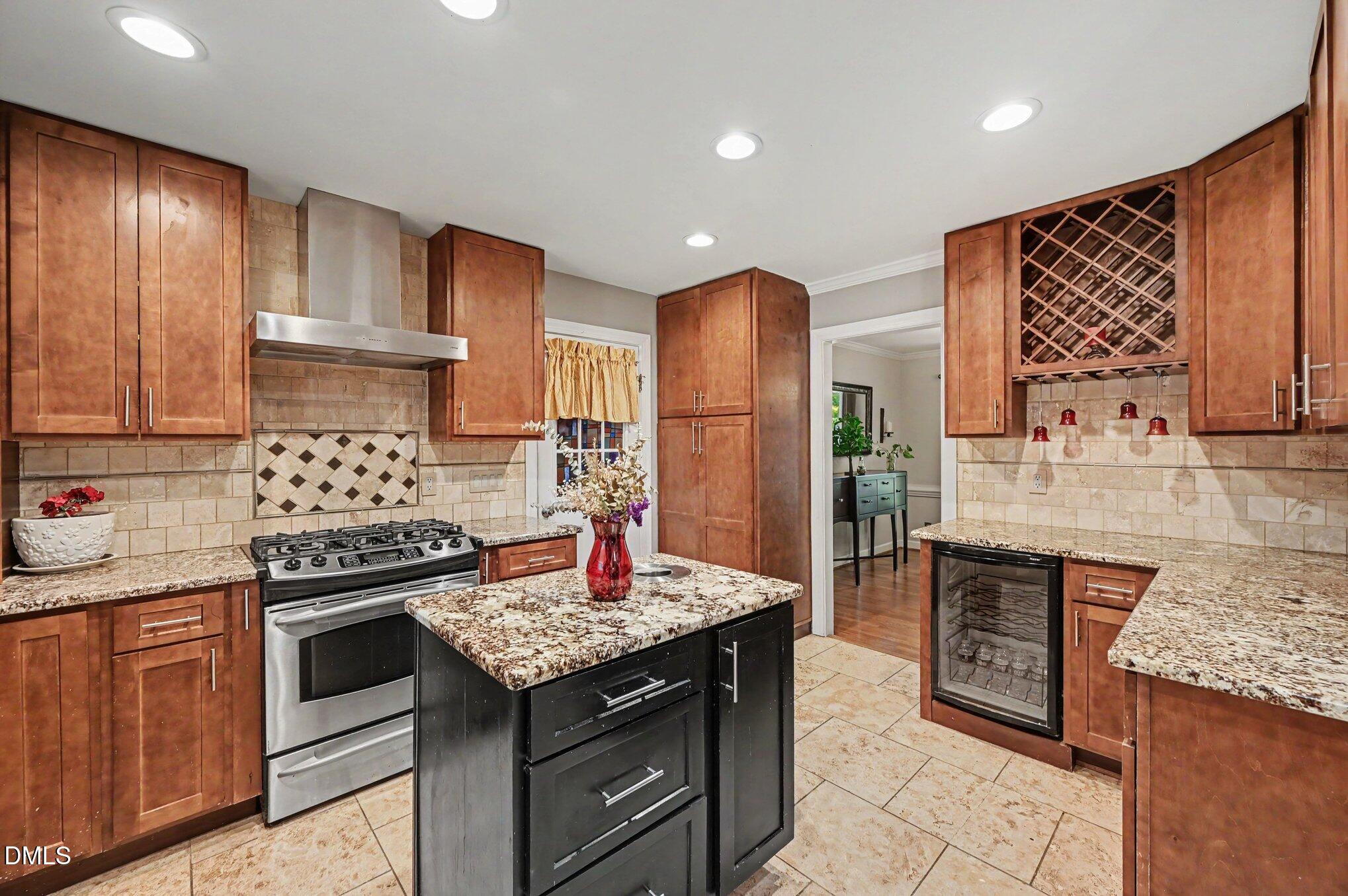 611 Flagstone Way Property Photo 15