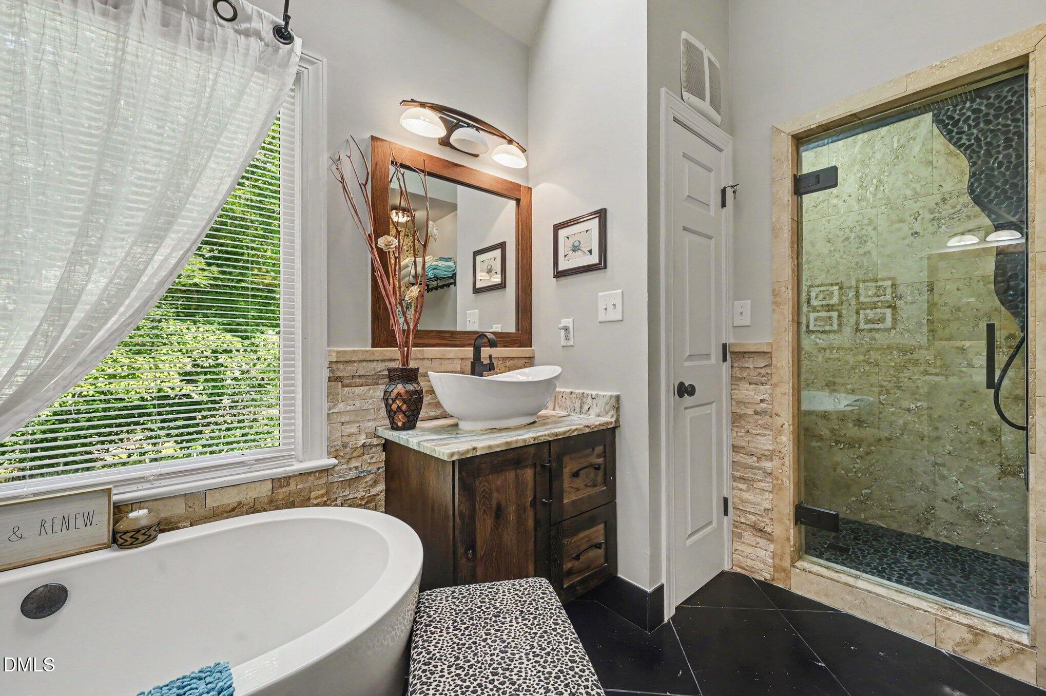 611 Flagstone Way Property Photo 23
