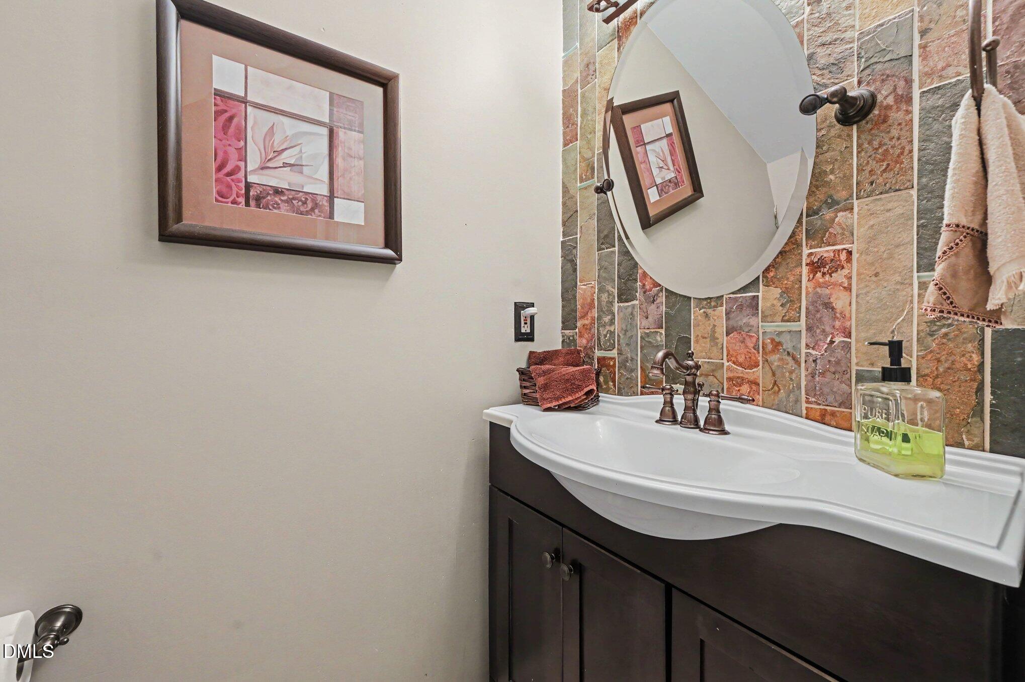 611 Flagstone Way Property Photo 26