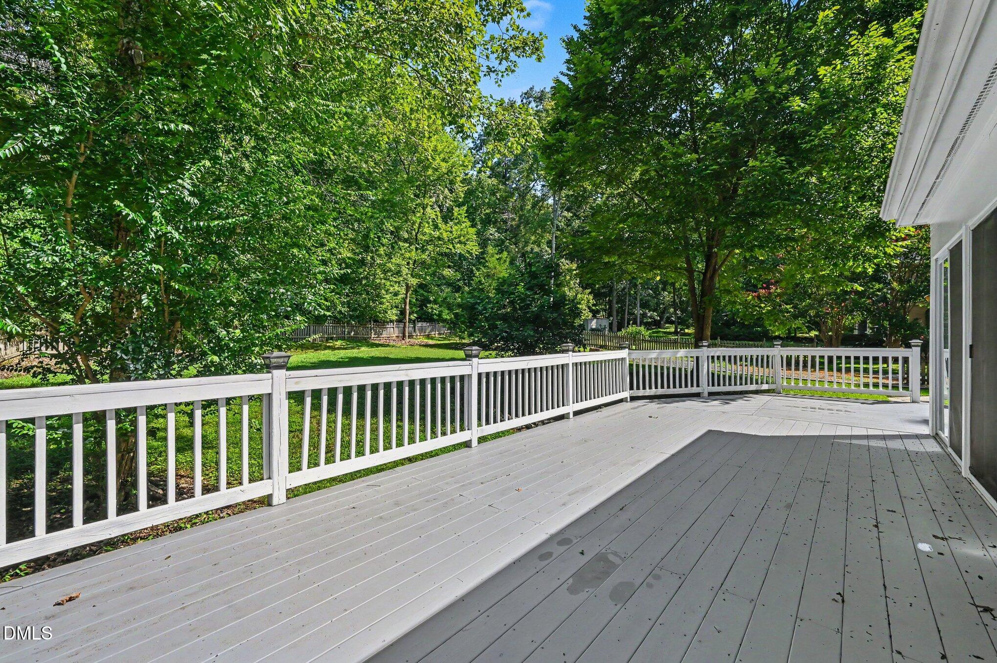 611 Flagstone Way Property Photo 28