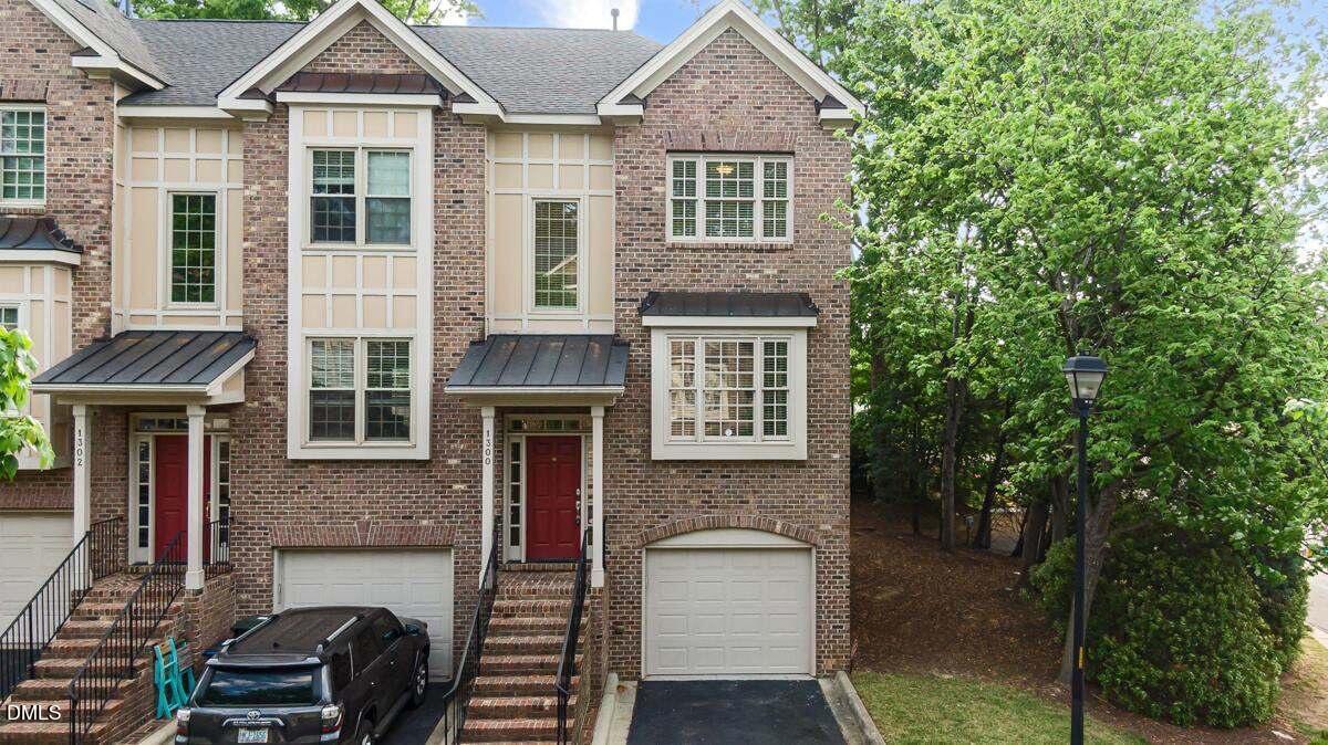 1300 Cameron View Court Property Photo 1