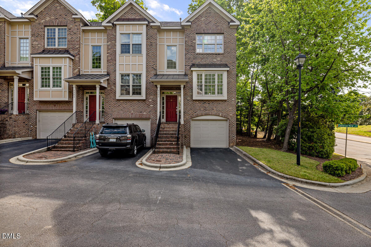 1300 Cameron View Court Property Photo 2