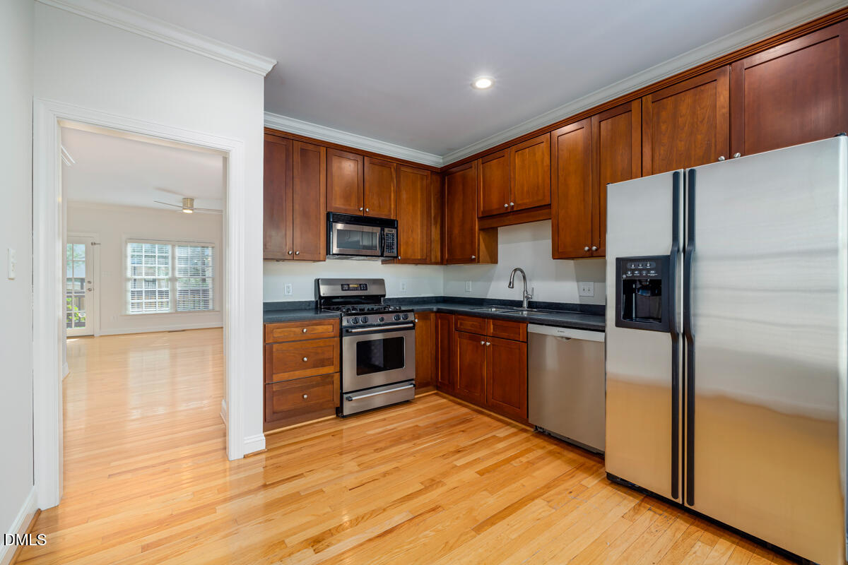 1300 Cameron View Court Property Photo 4