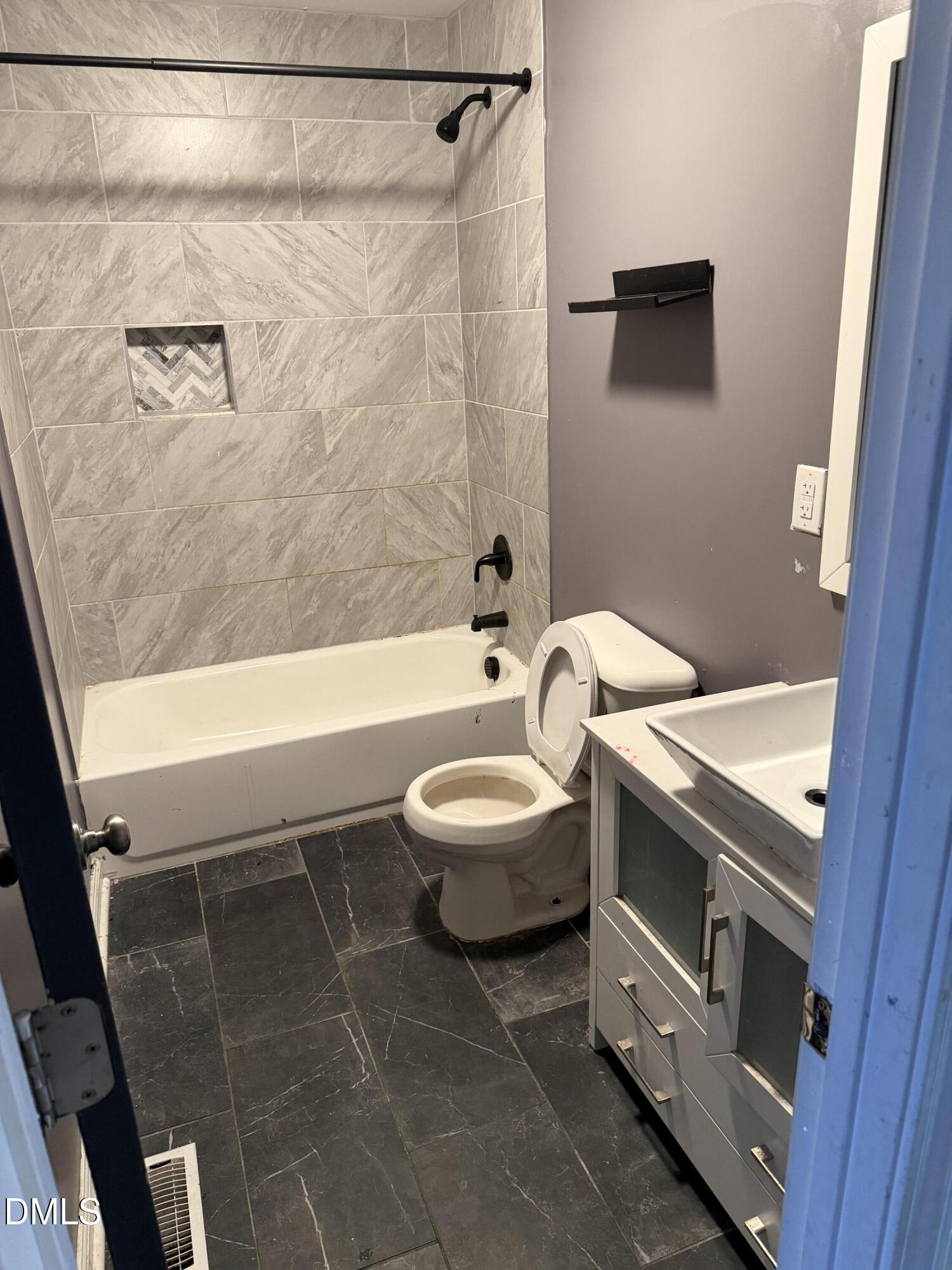 519 Barton Street Property Photo 3