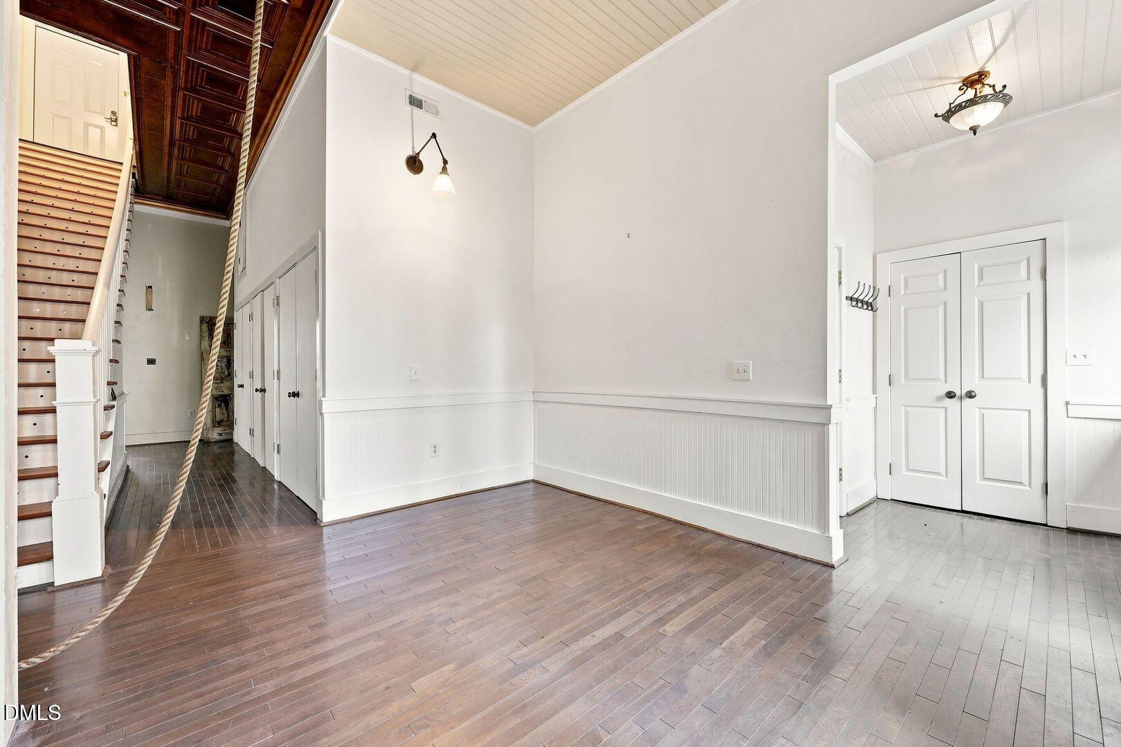 816 S Main Street Property Photo 16