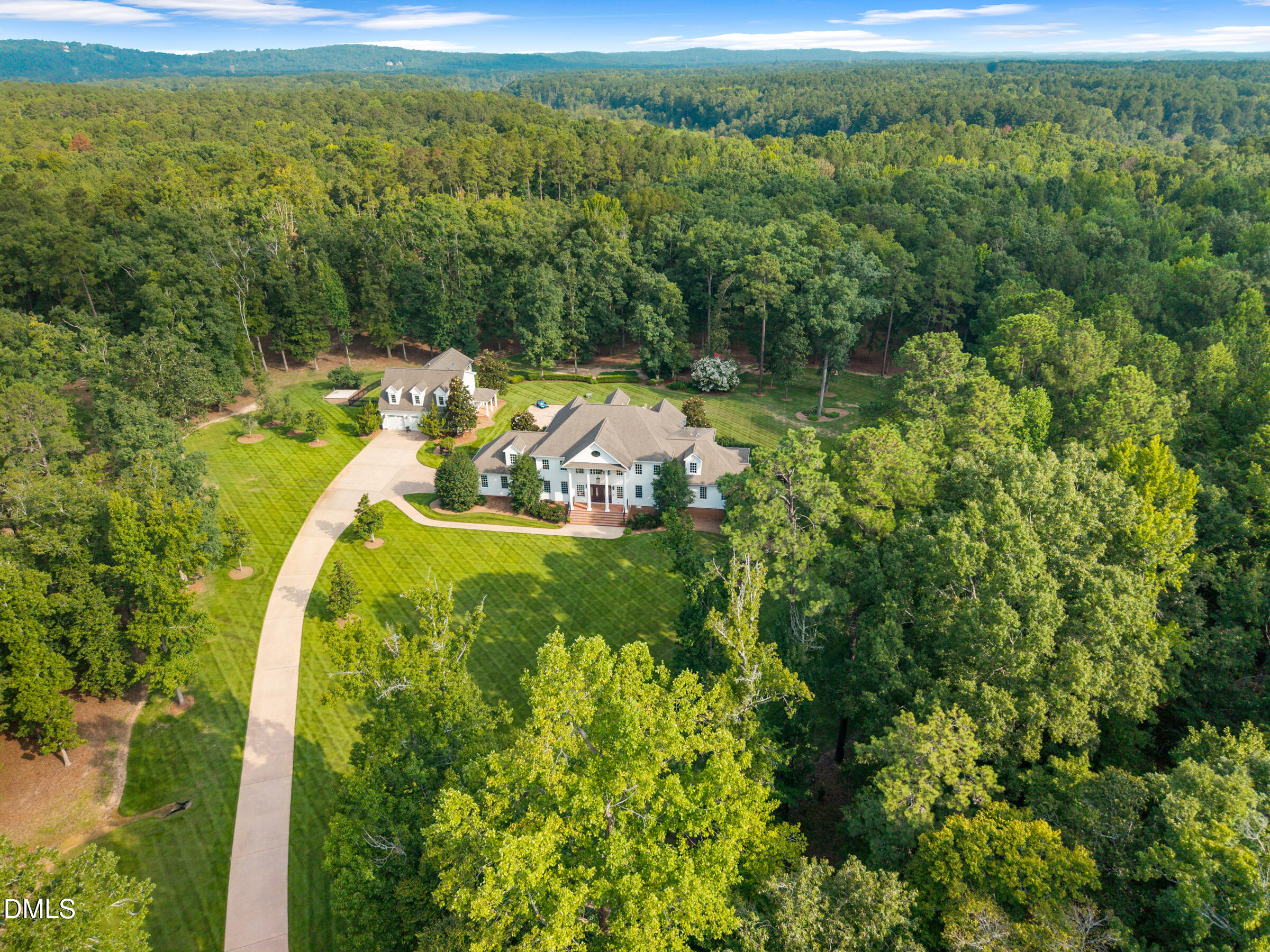 64 Pin Oak Court Property Photo 1