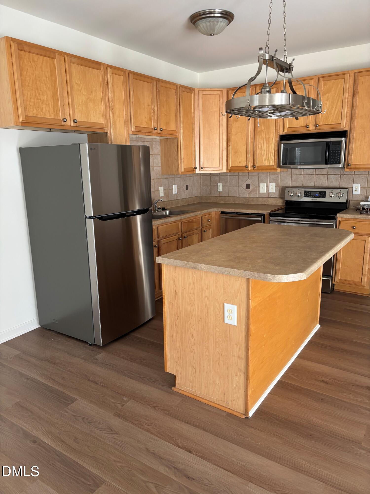 255 Plaza Drive E Property Photo 4