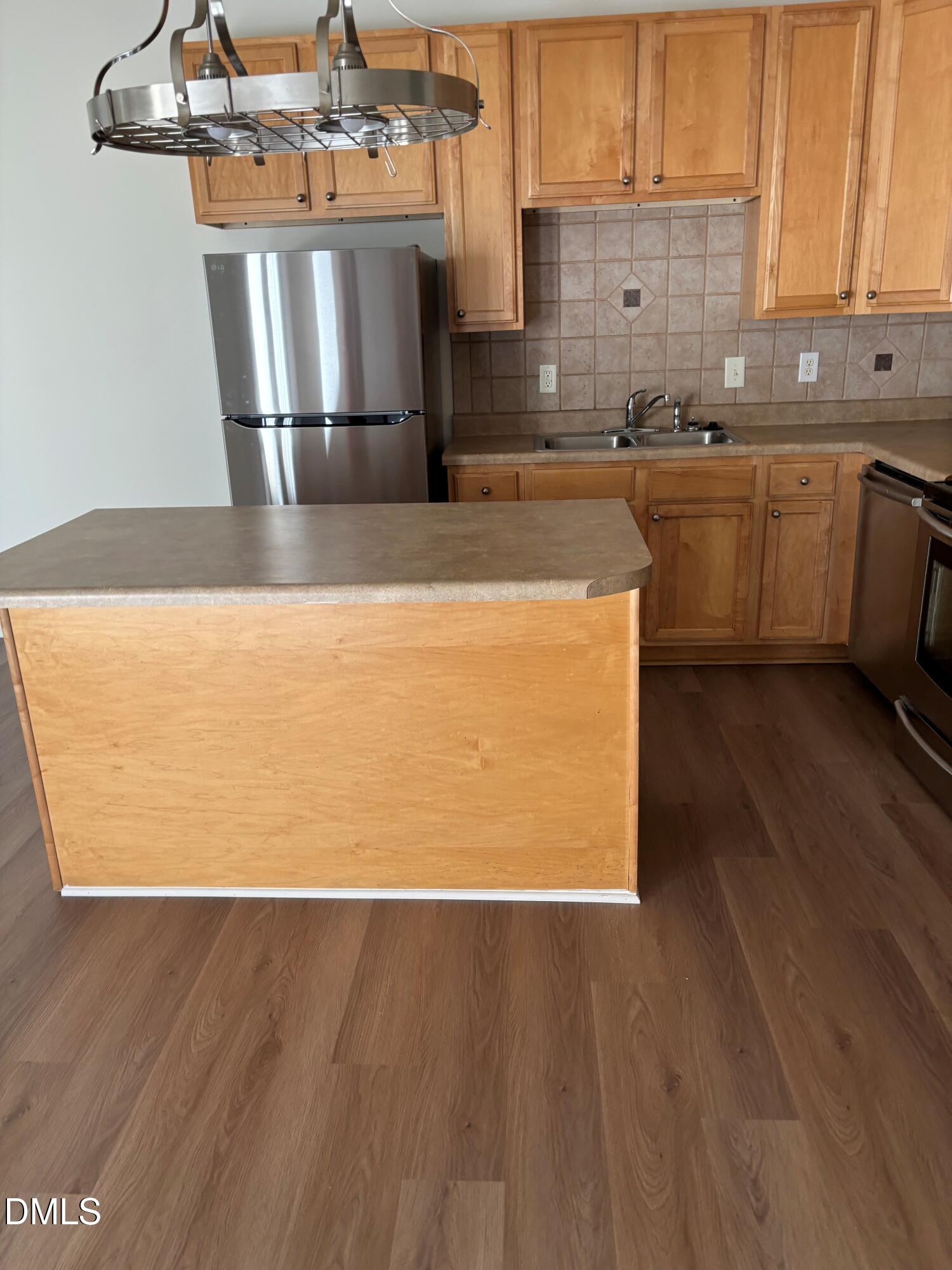 255 Plaza Drive E Property Photo 5