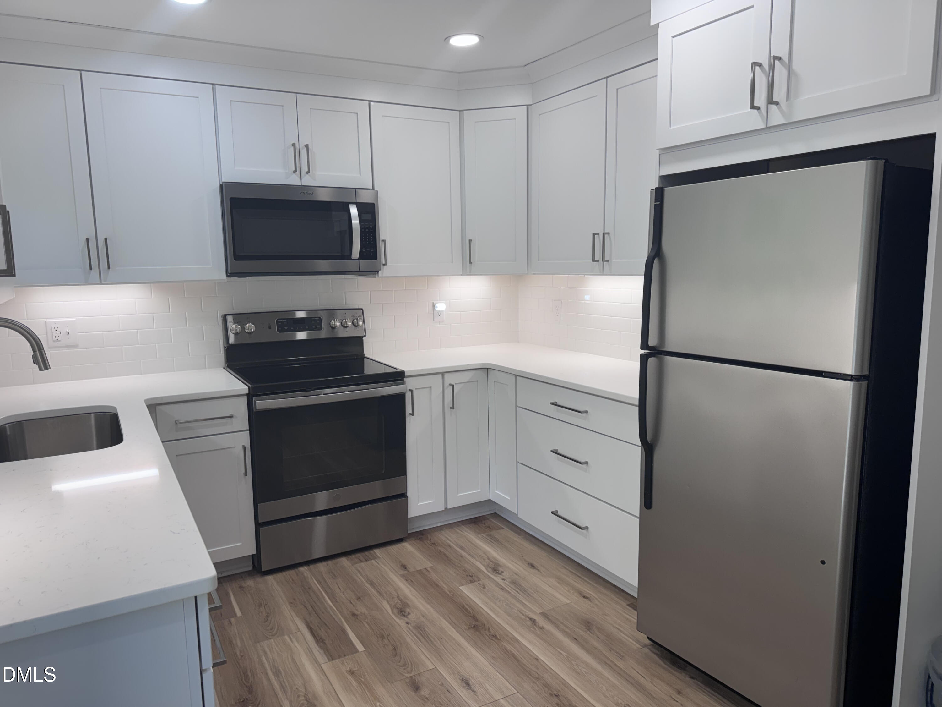 102 Fifer Court Property Photo 4
