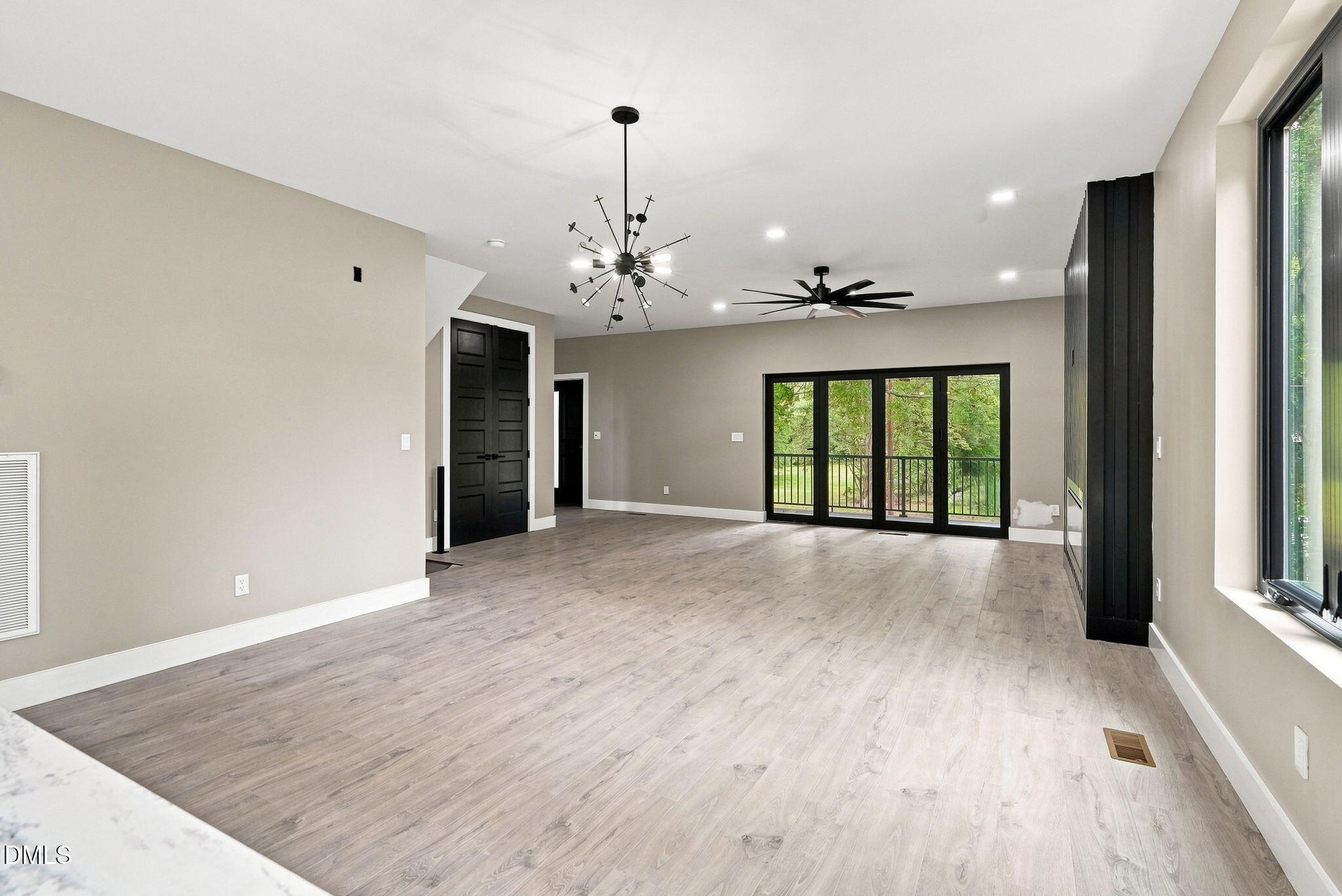 1437 Curfman Street Property Photo 4
