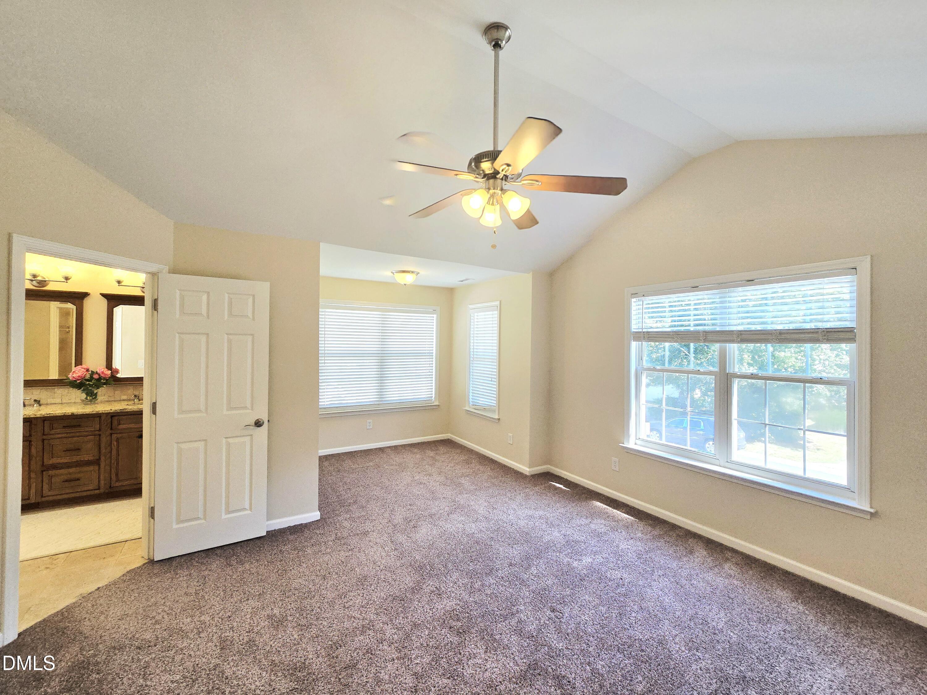 5525 Keowee Way Property Photo 3