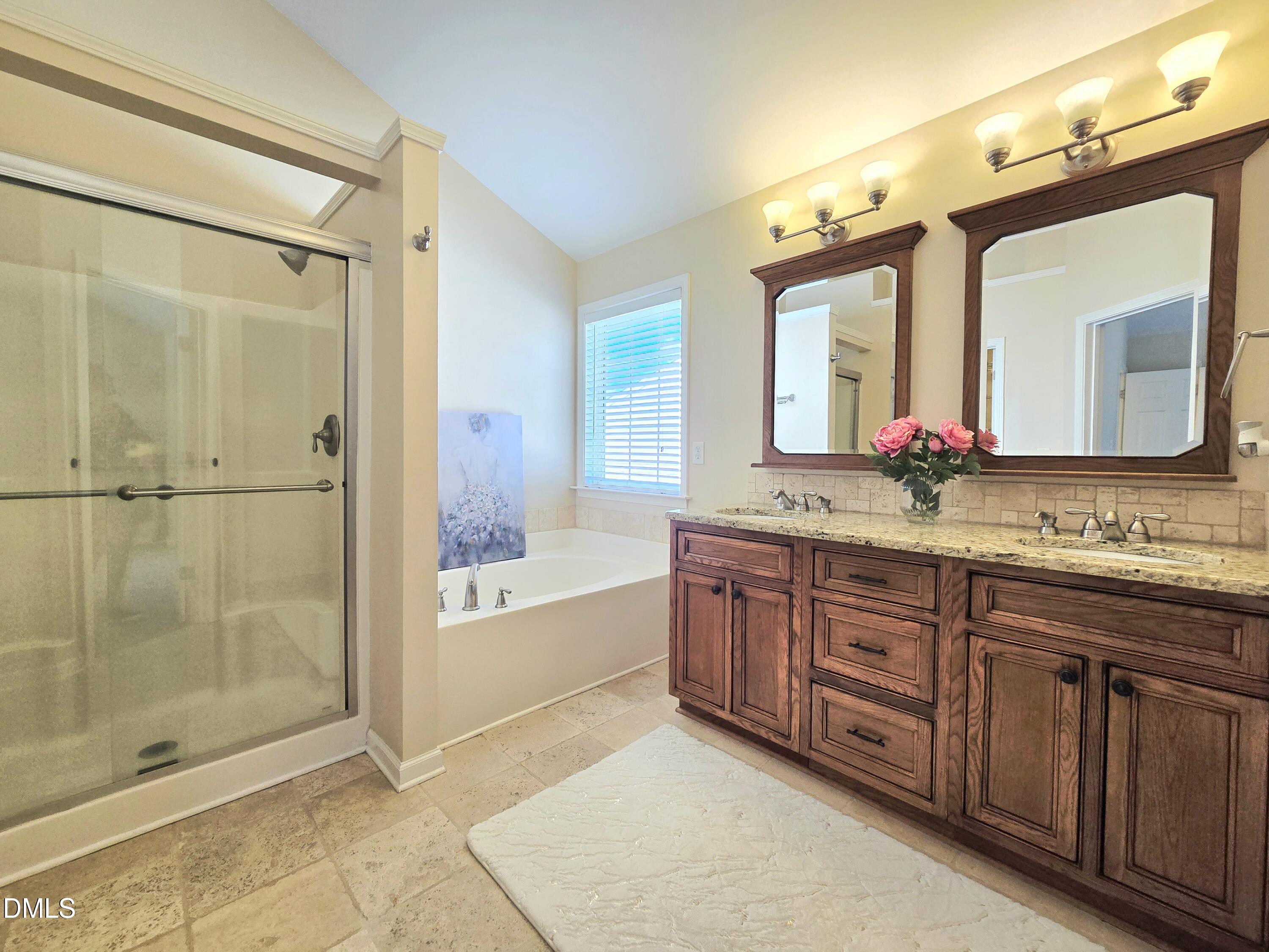 5525 Keowee Way Property Photo 5