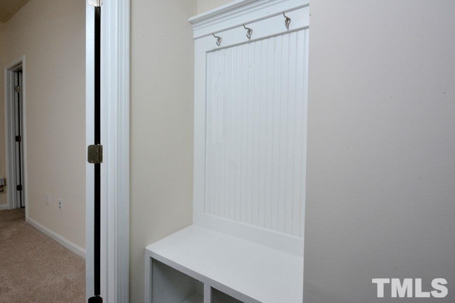 1108 Finch Court Property Photo 6