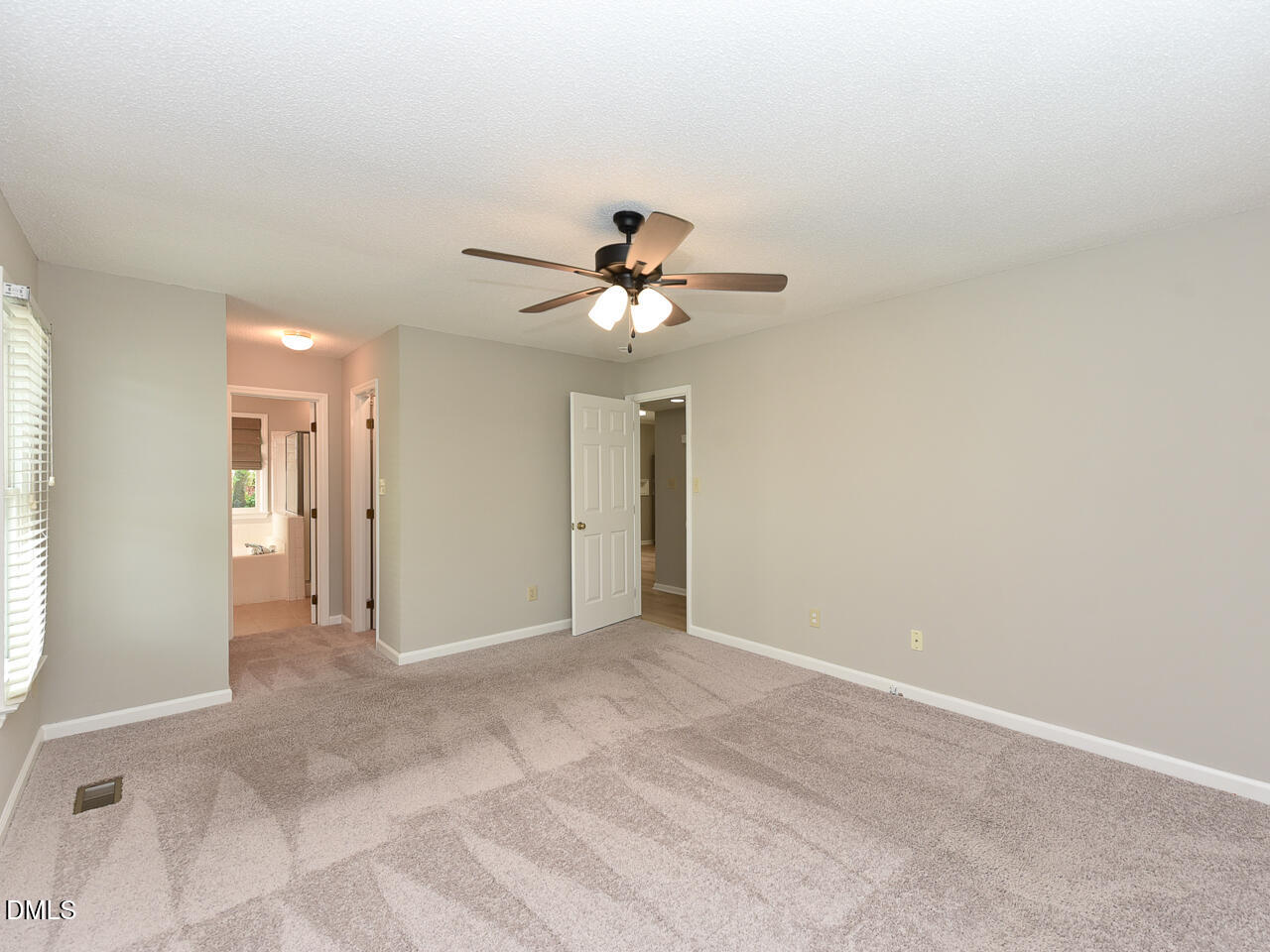 4916 Royal Adelaide Way Property Photo 9