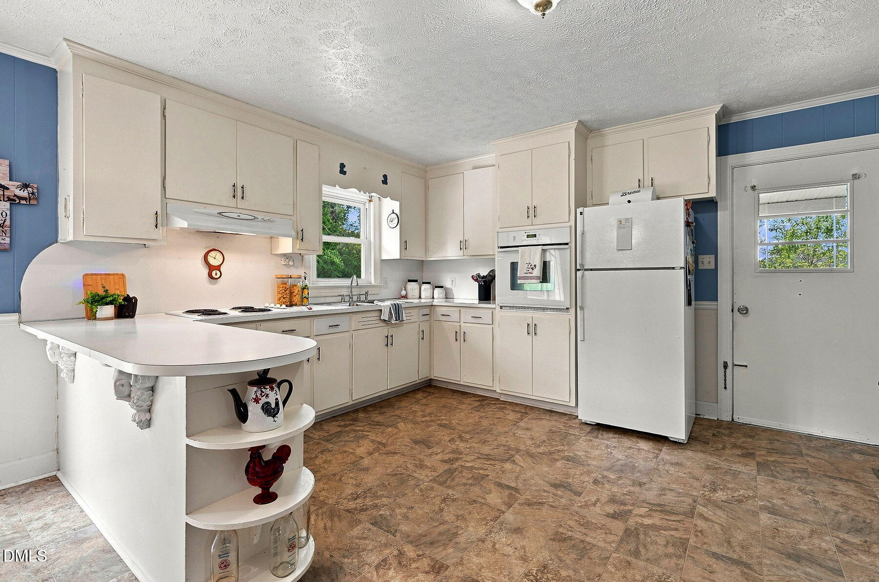 8365 Strickland Road Property Photo 8