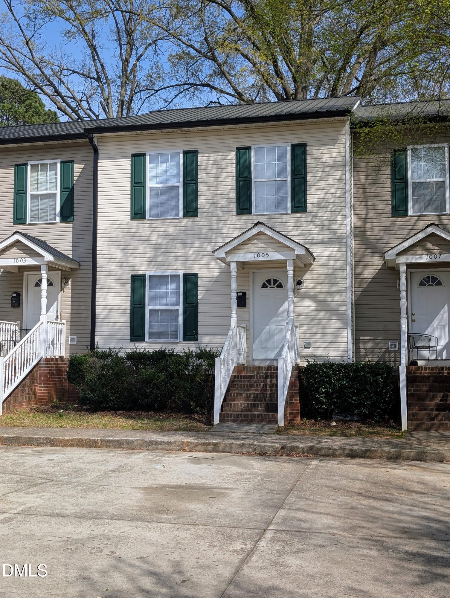 1005 Shades Place Property Photo 1