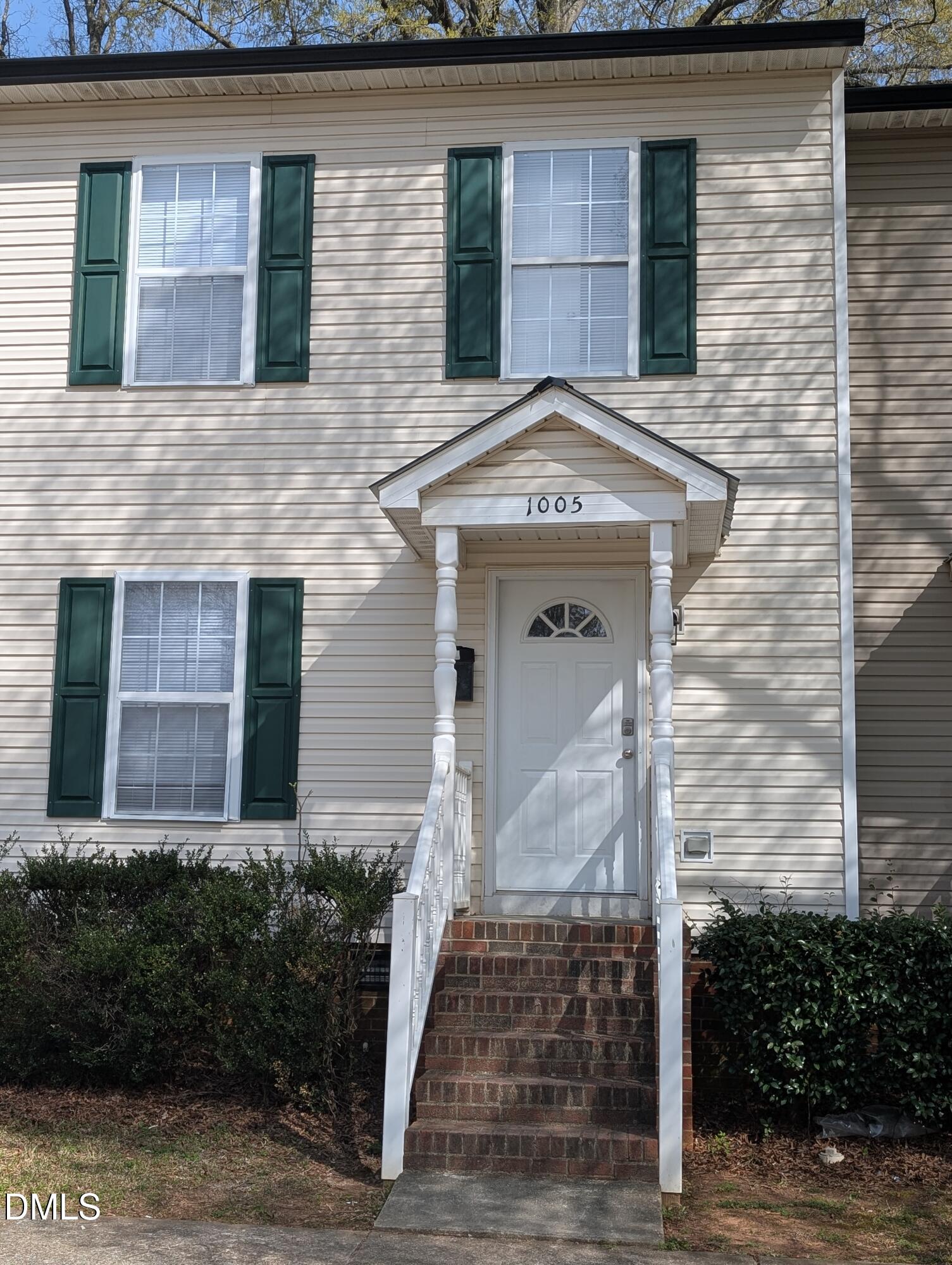 1005 Shades Place Property Photo 2