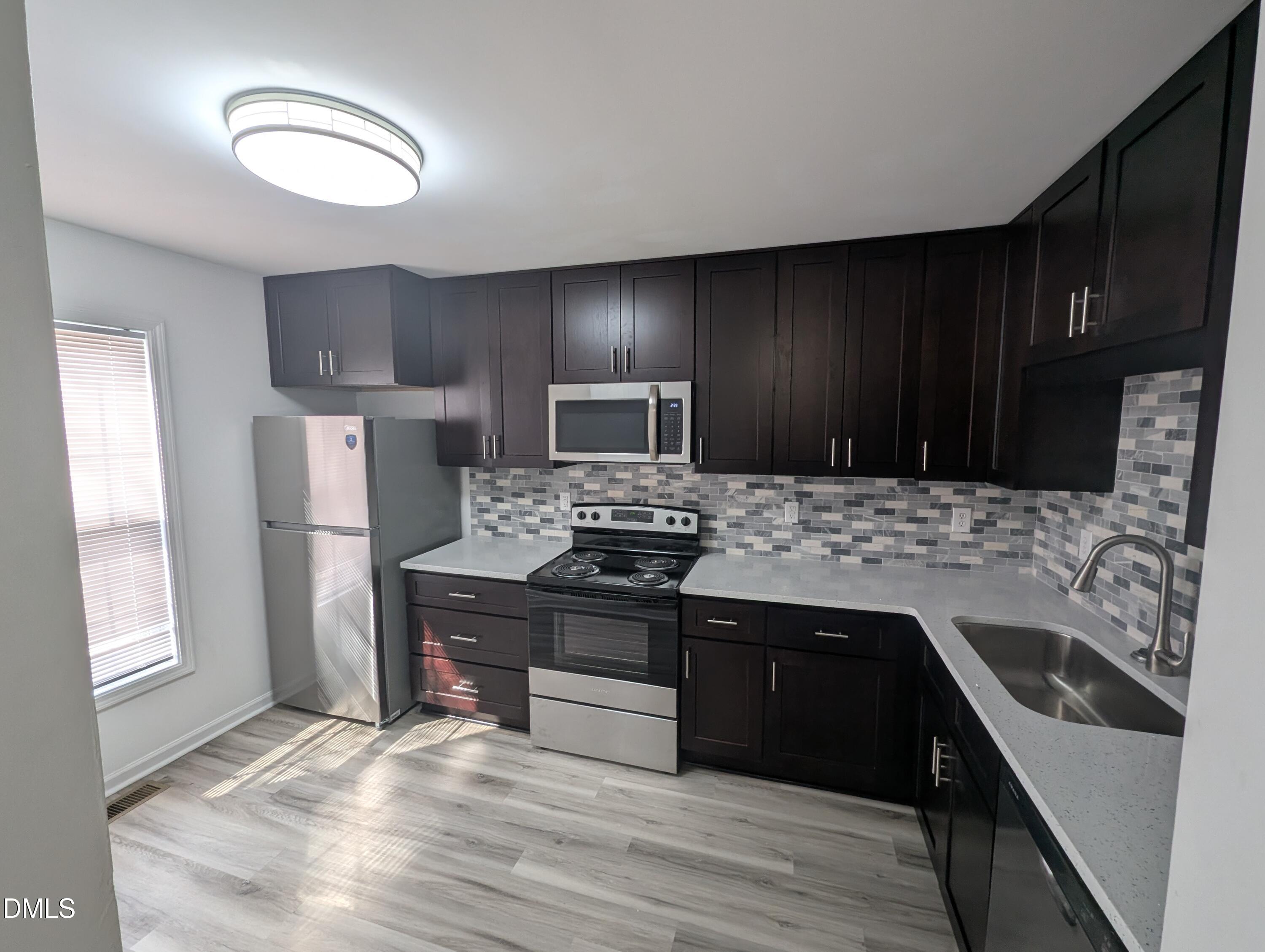 1005 Shades Place Property Photo 5