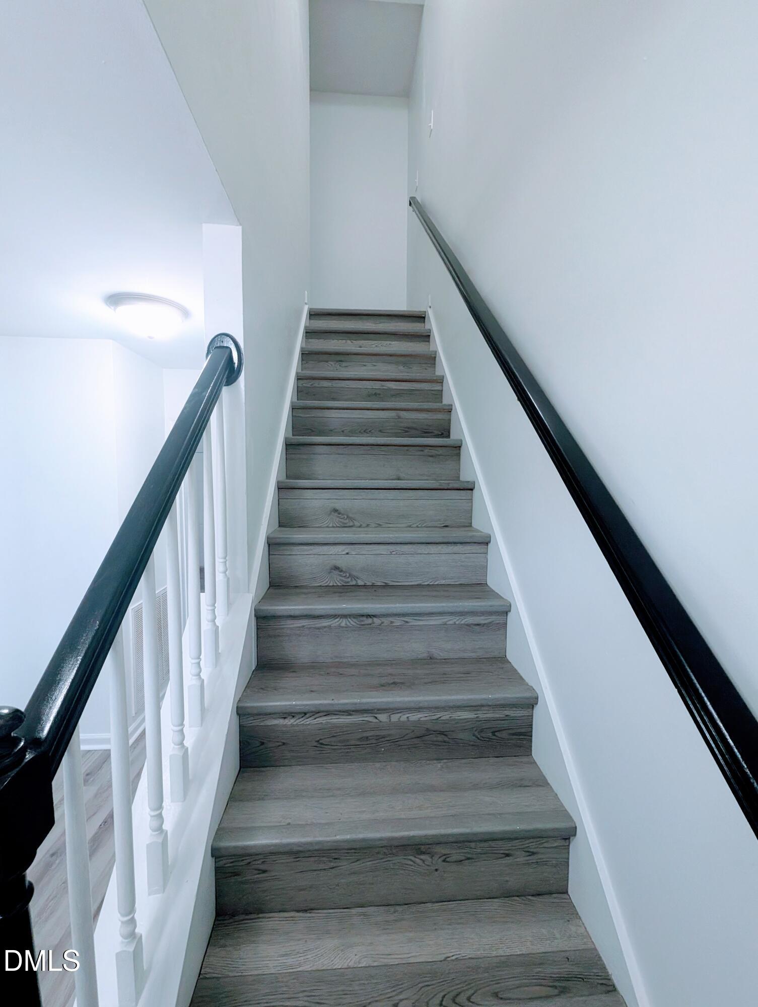1005 Shades Place Property Photo 11