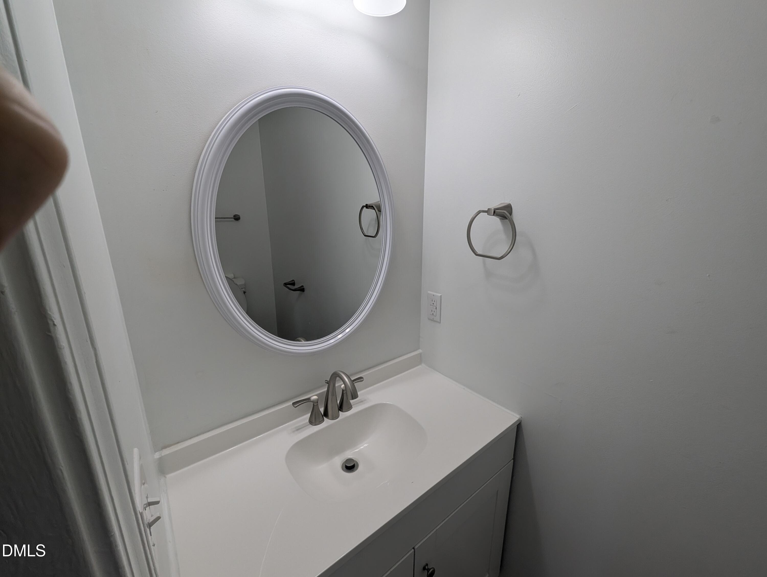 1005 Shades Place Property Photo 13