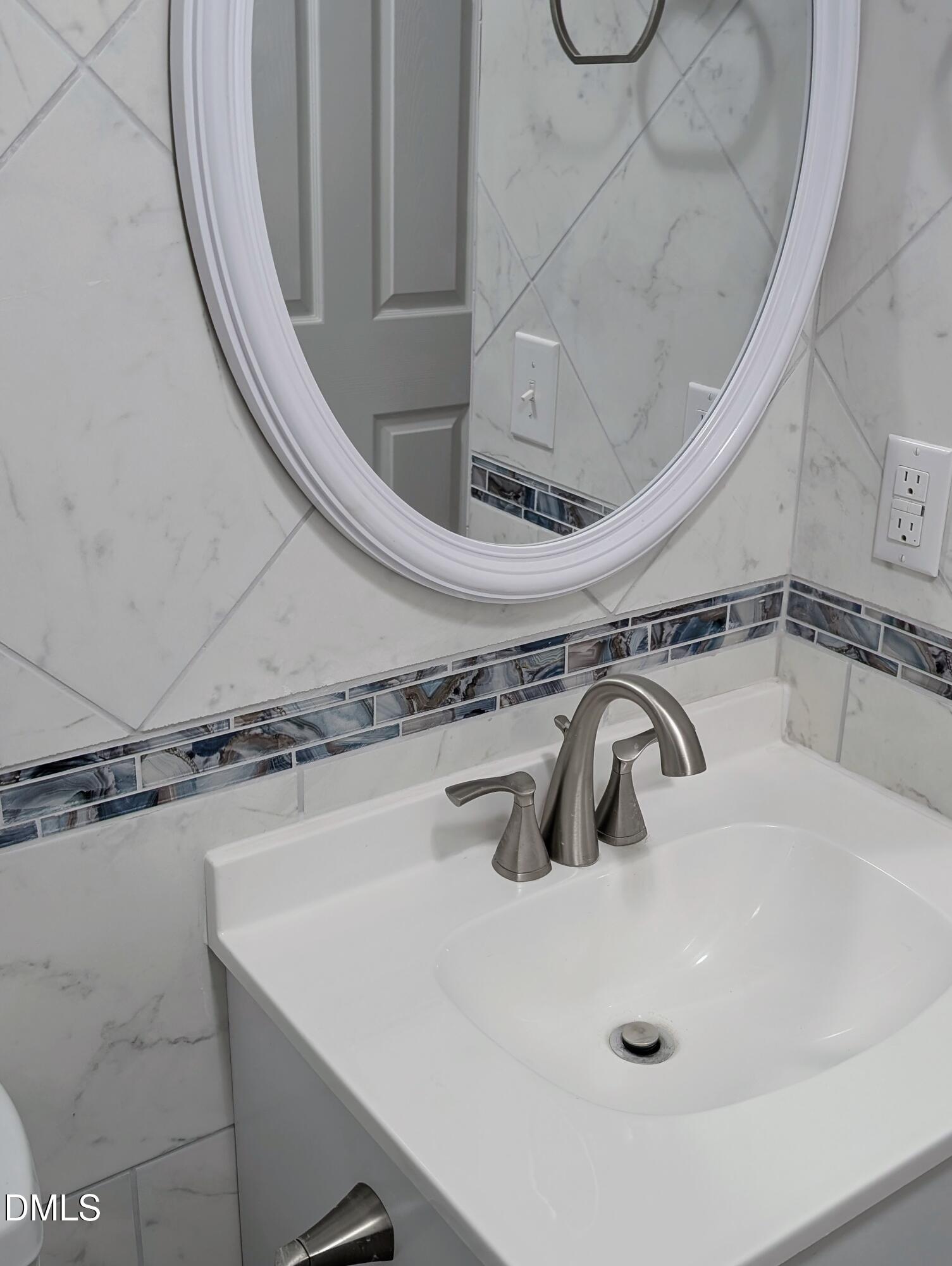 1005 Shades Place Property Photo 17