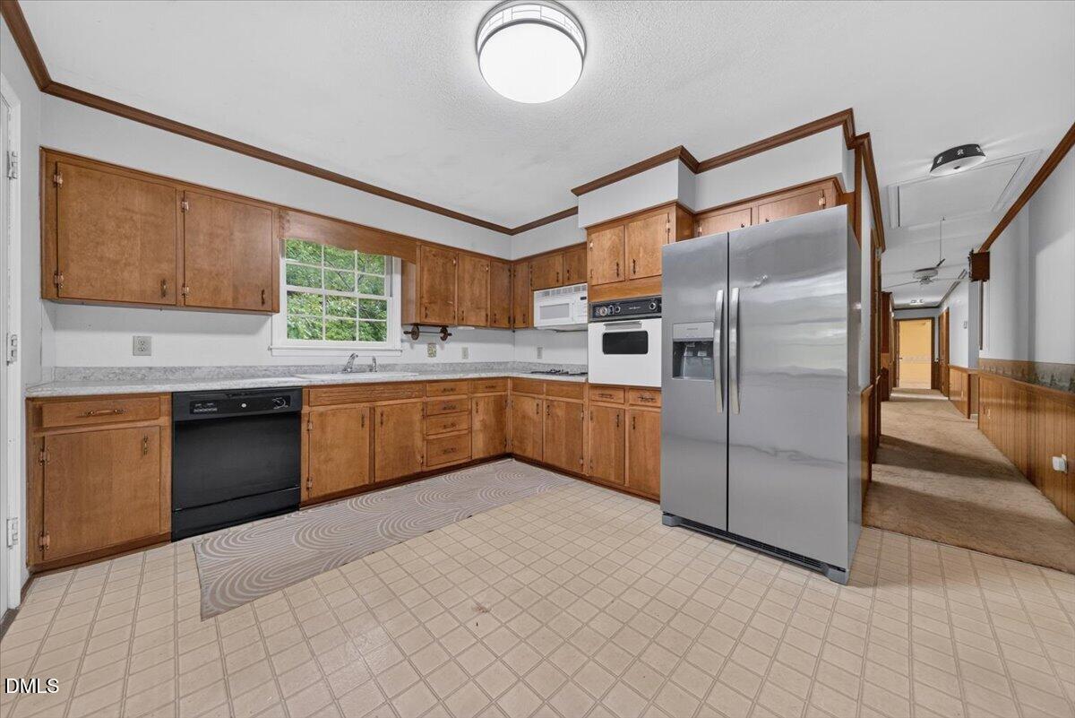 7325 Lake Wheeler Road Property Photo 9