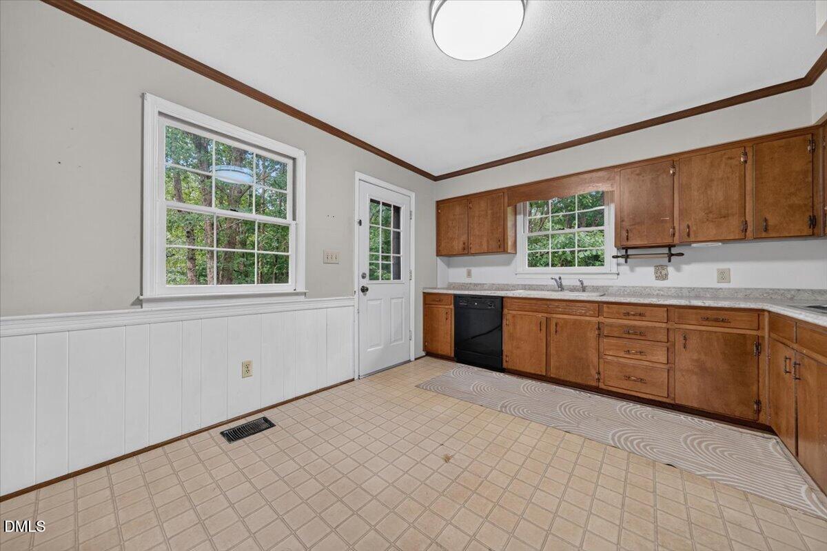 7325 Lake Wheeler Road Property Photo 11