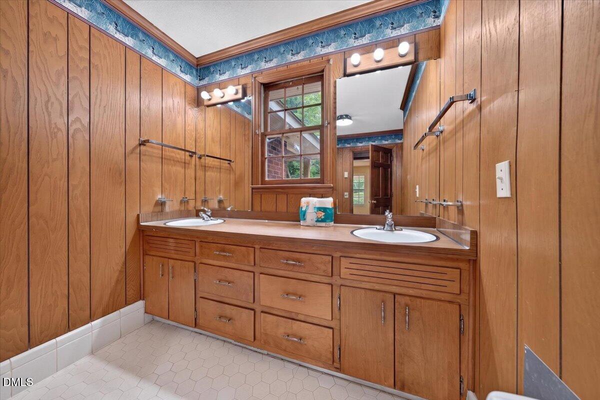 7325 Lake Wheeler Road Property Photo 18