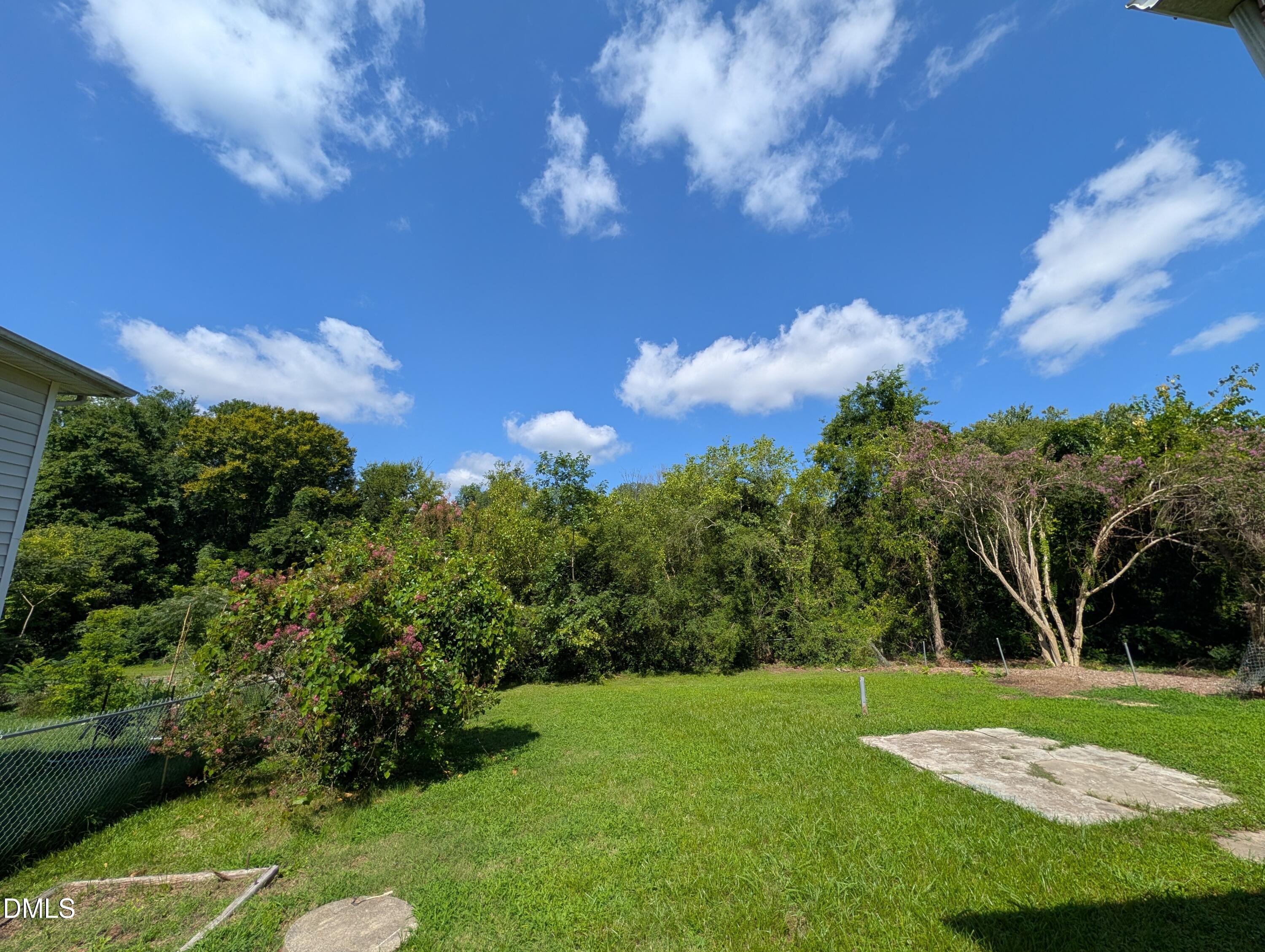 2412 Dallas Street Property Photo 10