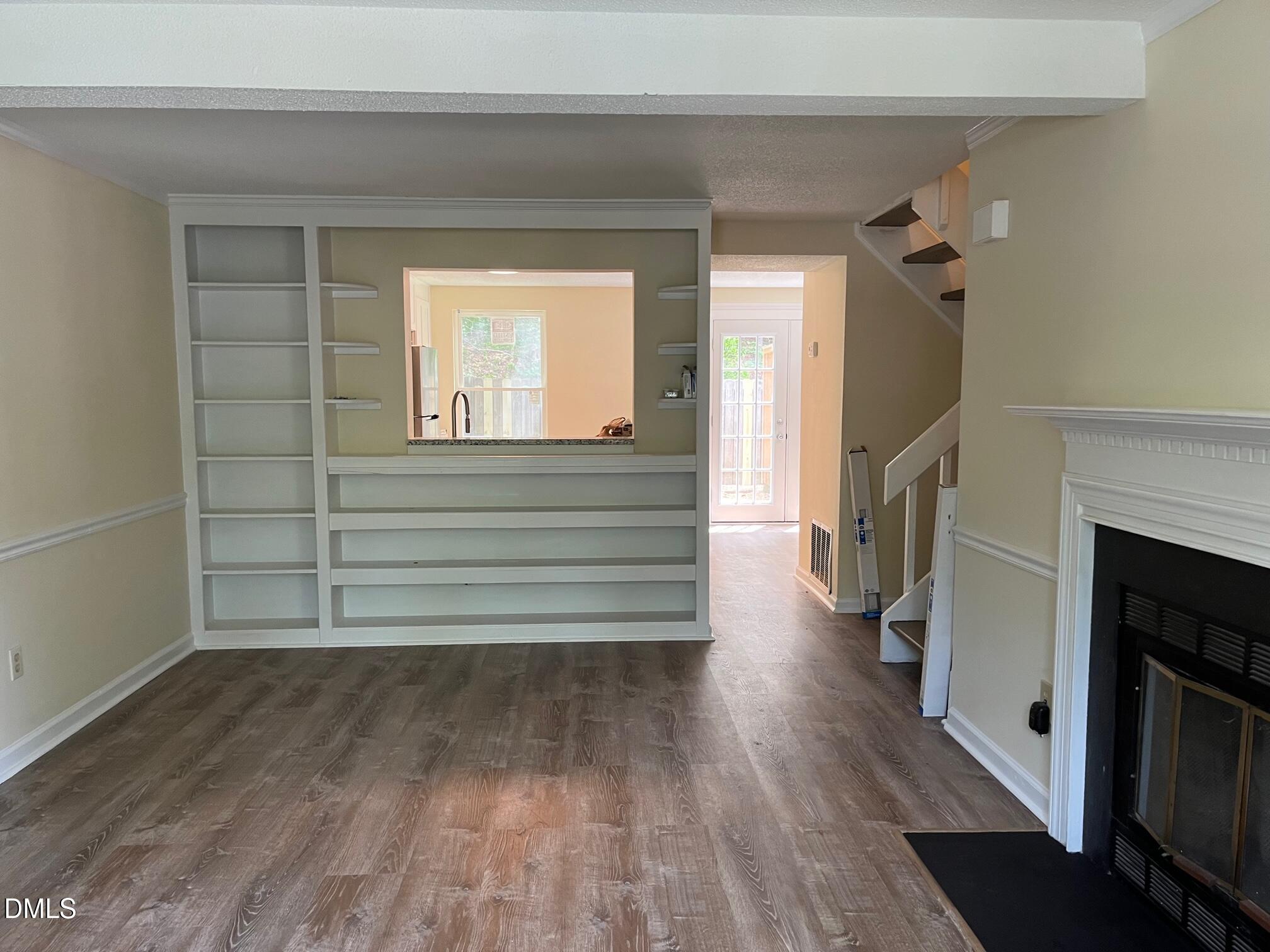 1829 Fox Sterling Drive Property Photo 2