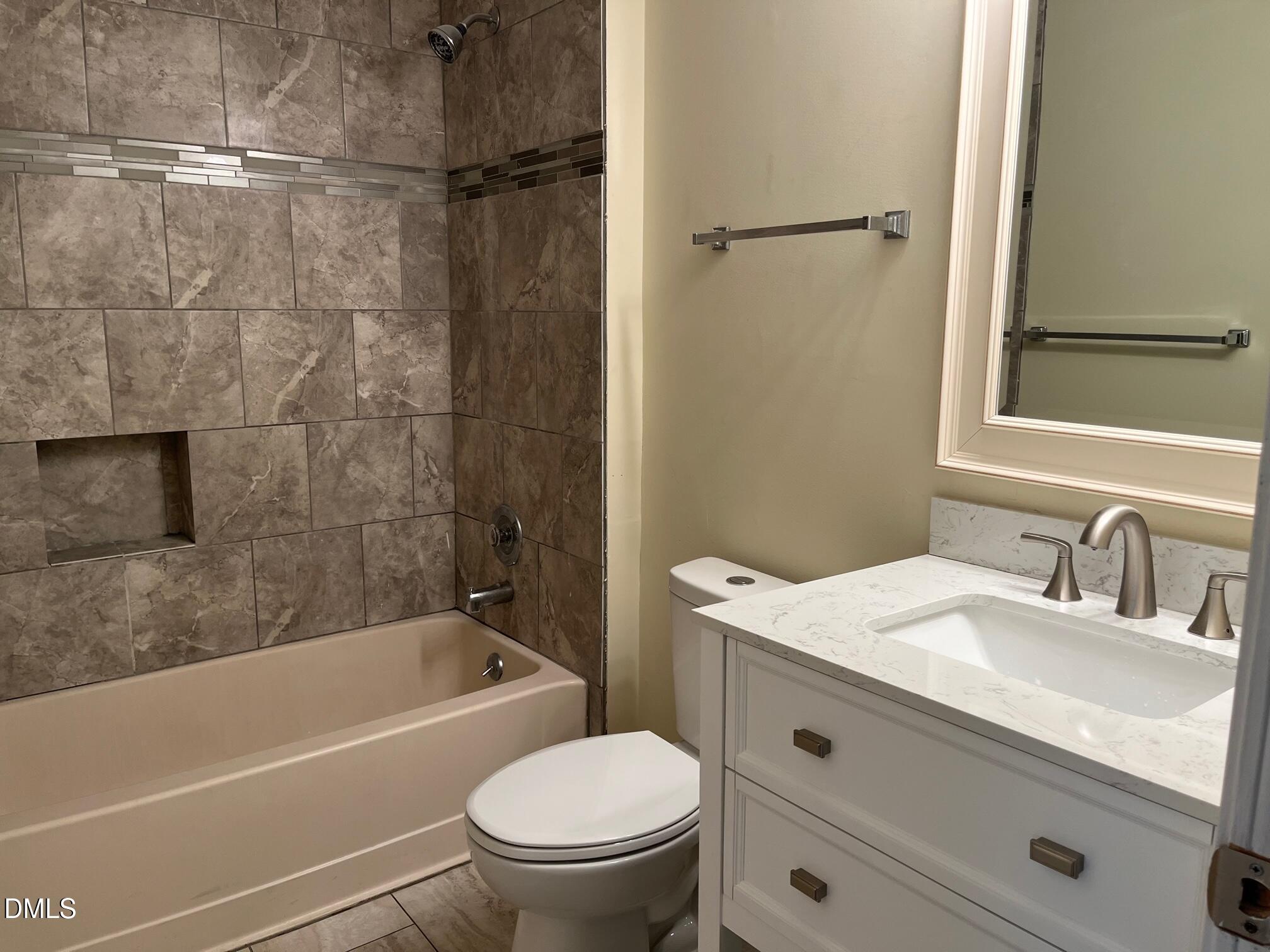 1829 Fox Sterling Drive Property Photo 12