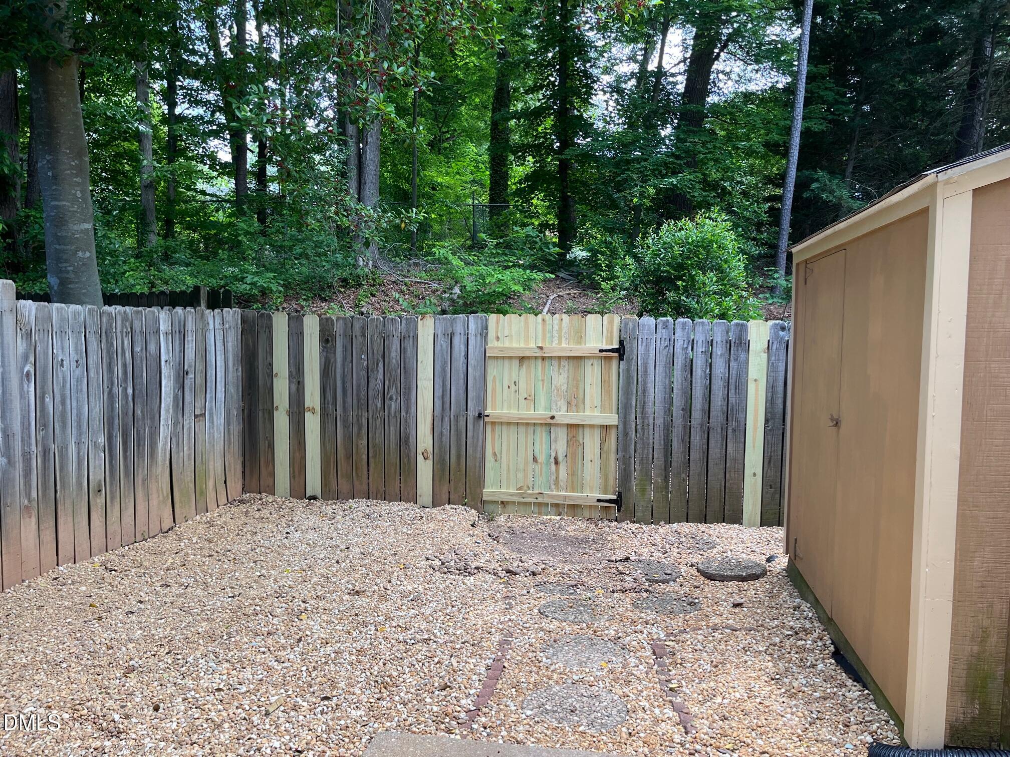 1829 Fox Sterling Drive Property Photo 13