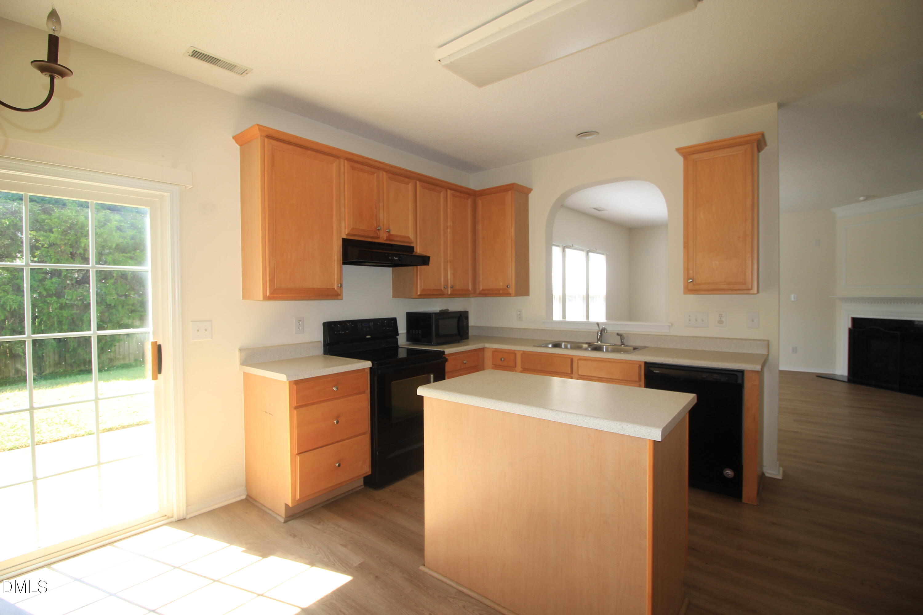 8439 Haines Creek Lane Property Photo 5