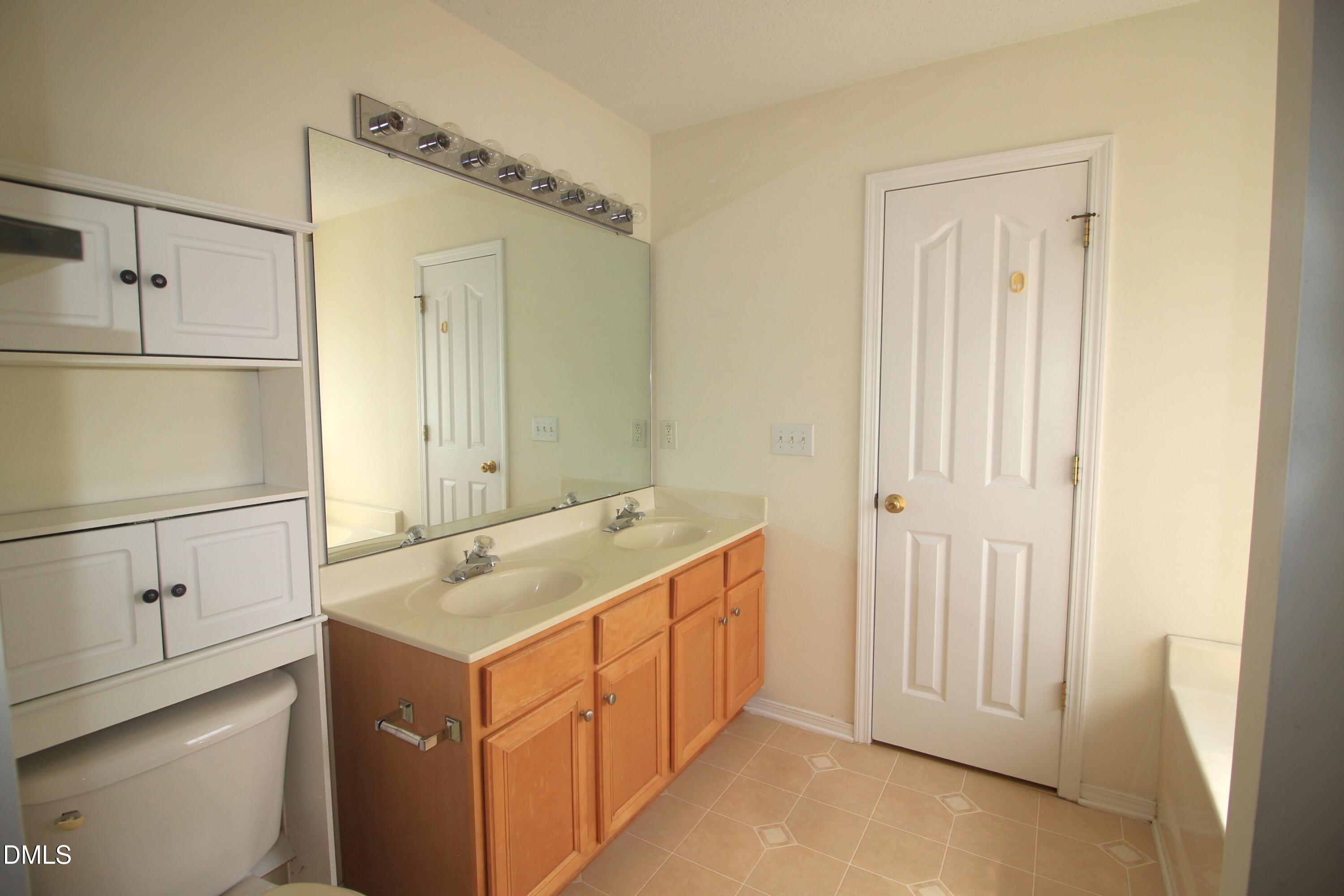 8439 Haines Creek Lane Property Photo 11