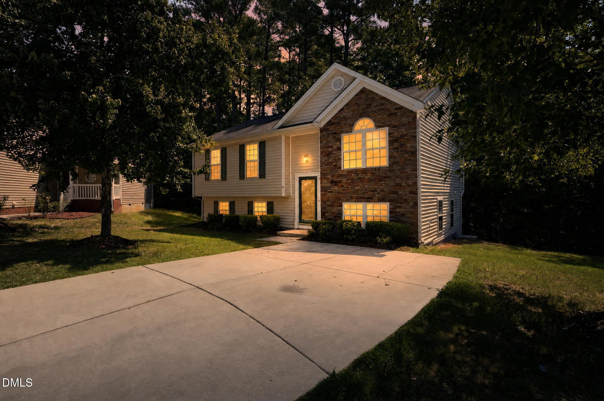 5 Flatford Court Property Photo 2
