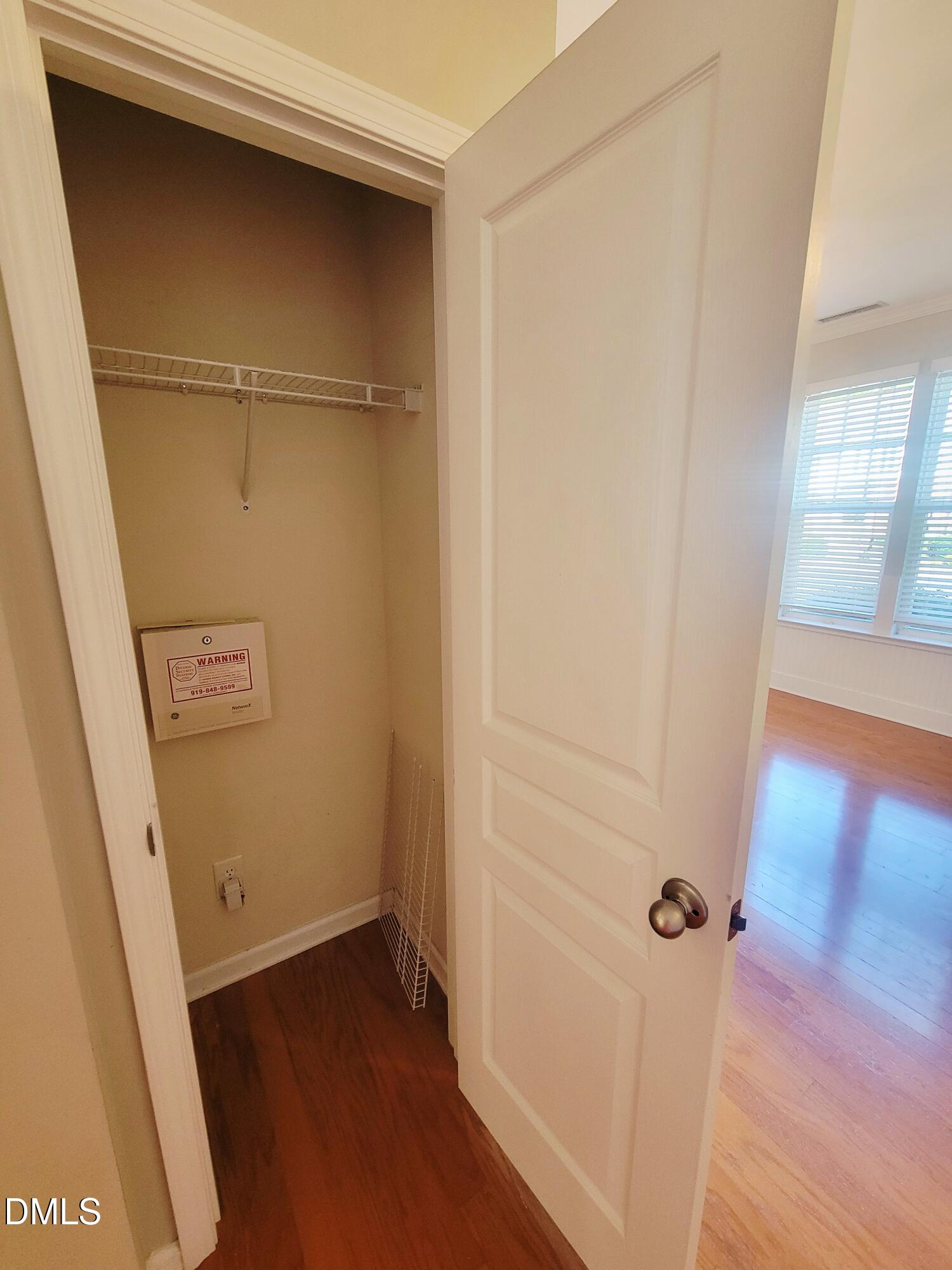 6058 Viking Drive Property Photo 8