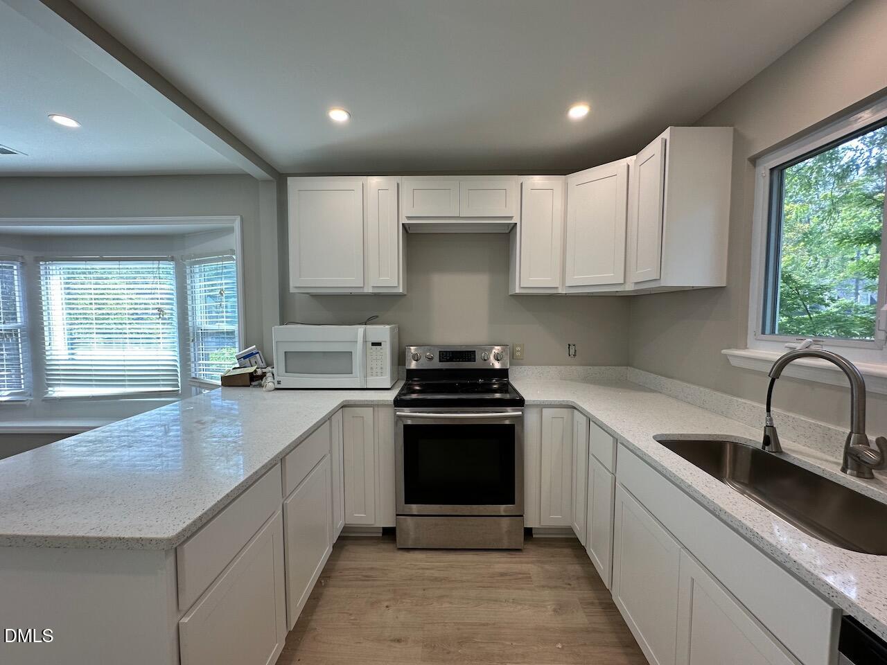 5400 Pine Top Circle Property Photo 3