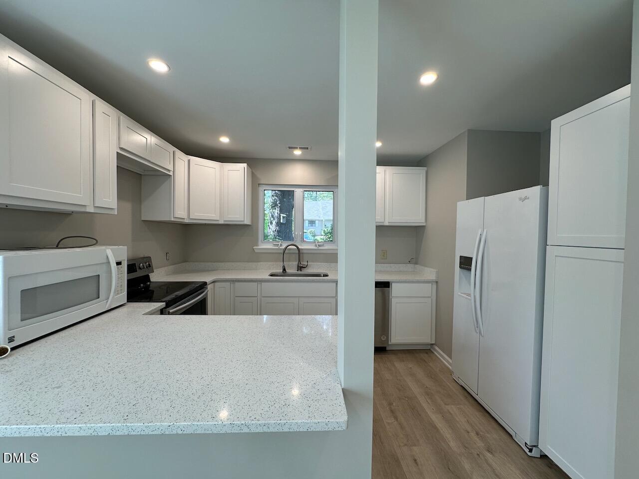 5400 Pine Top Circle Property Photo 4