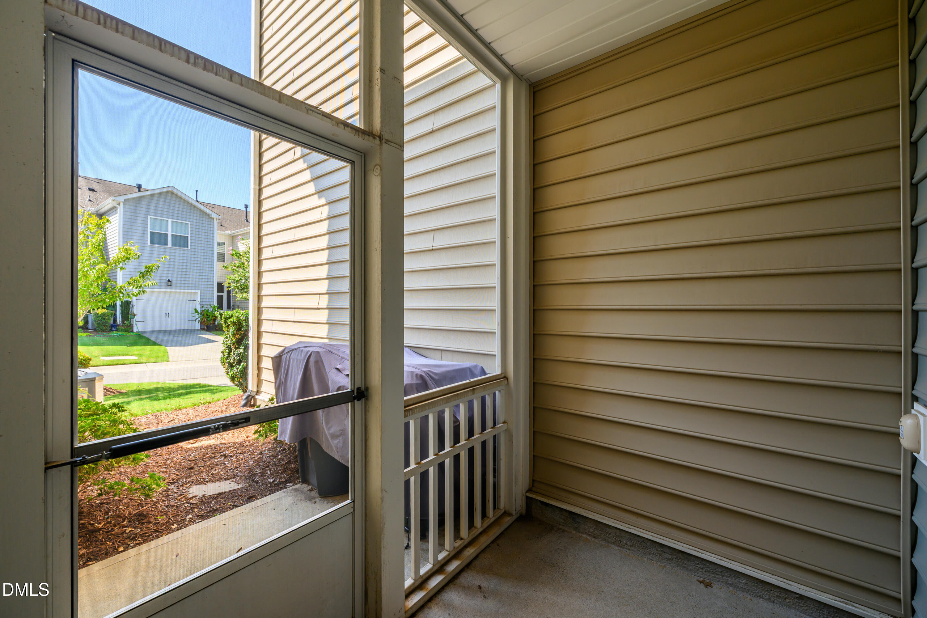 1306 Farm Pond Trail Property Photo 3