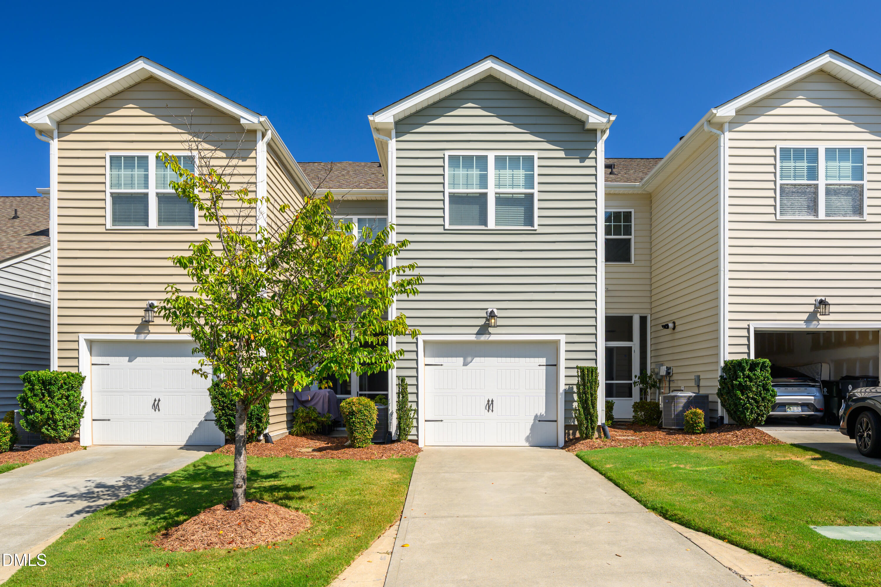 1306 Farm Pond Trail Property Photo 4