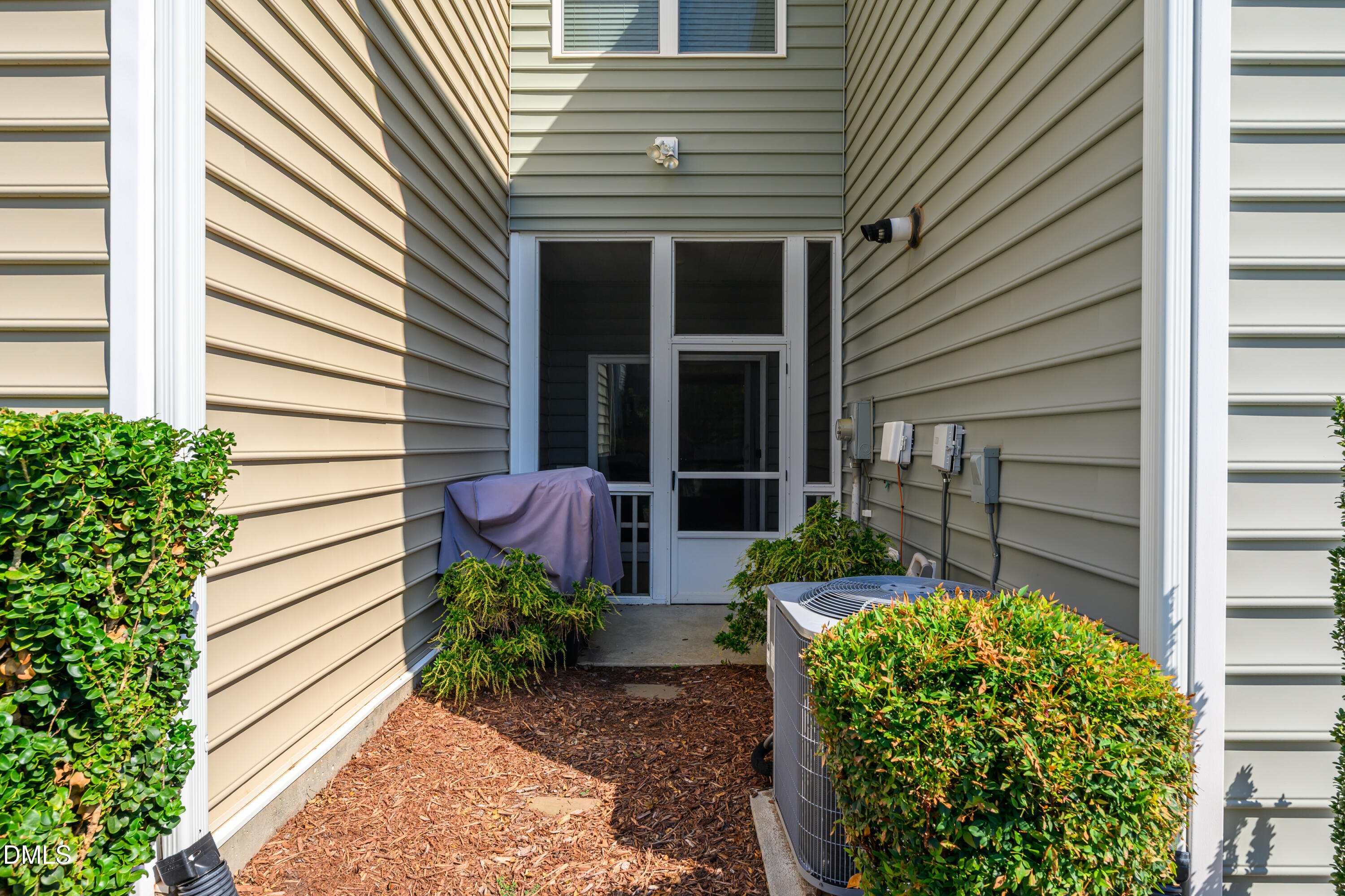 1306 Farm Pond Trail Property Photo 5