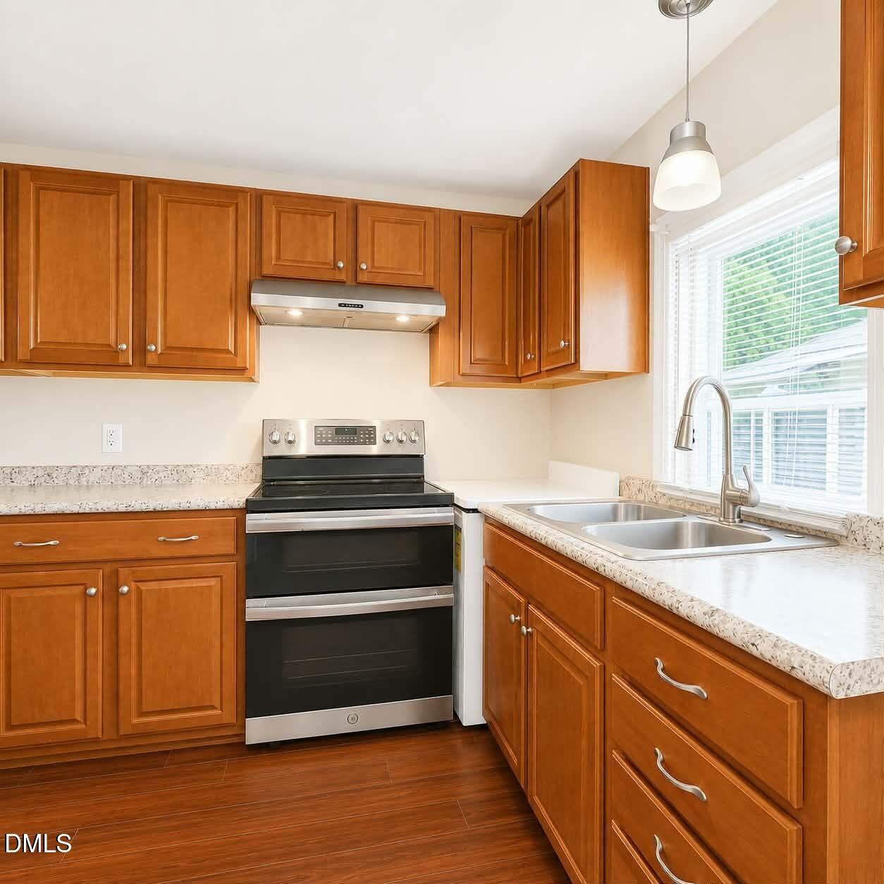 534 Madison Street Property Photo 6