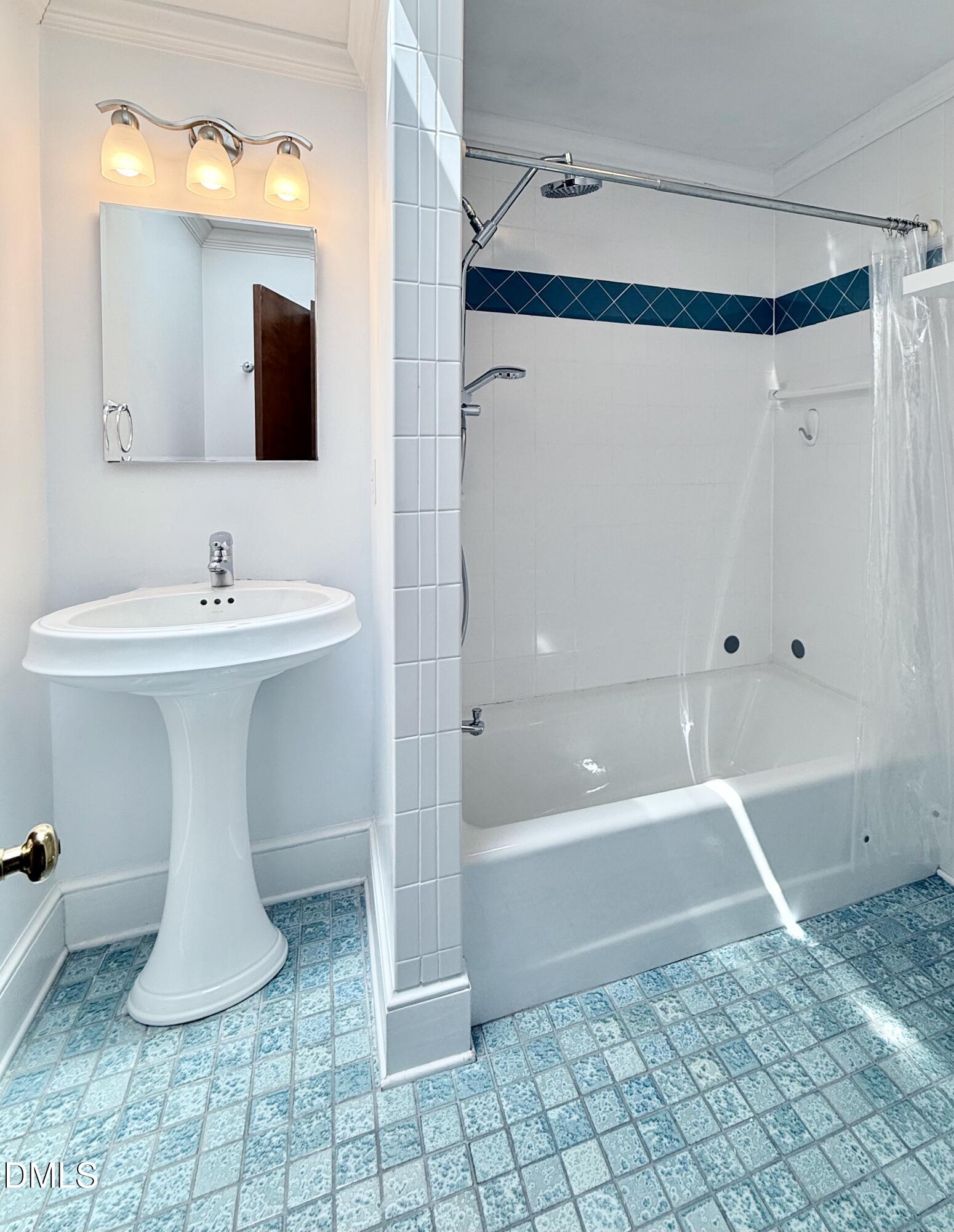 15 Harvey Place Property Photo 39