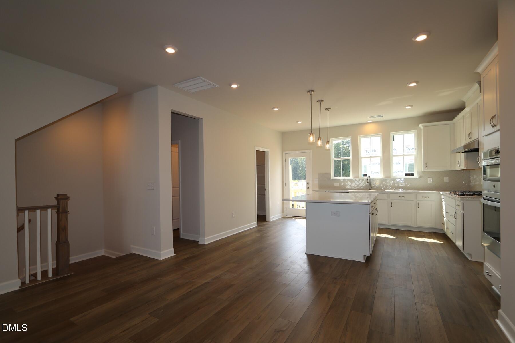 703 Callan View Avenue Property Photo 4