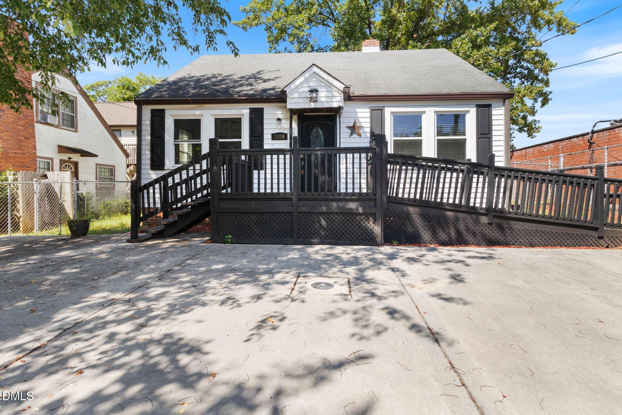 1006 Carlton Avenue Property Photo 1