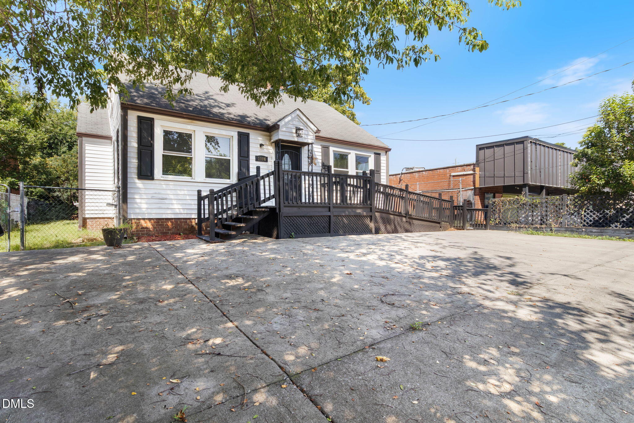 1006 Carlton Avenue Property Photo 4