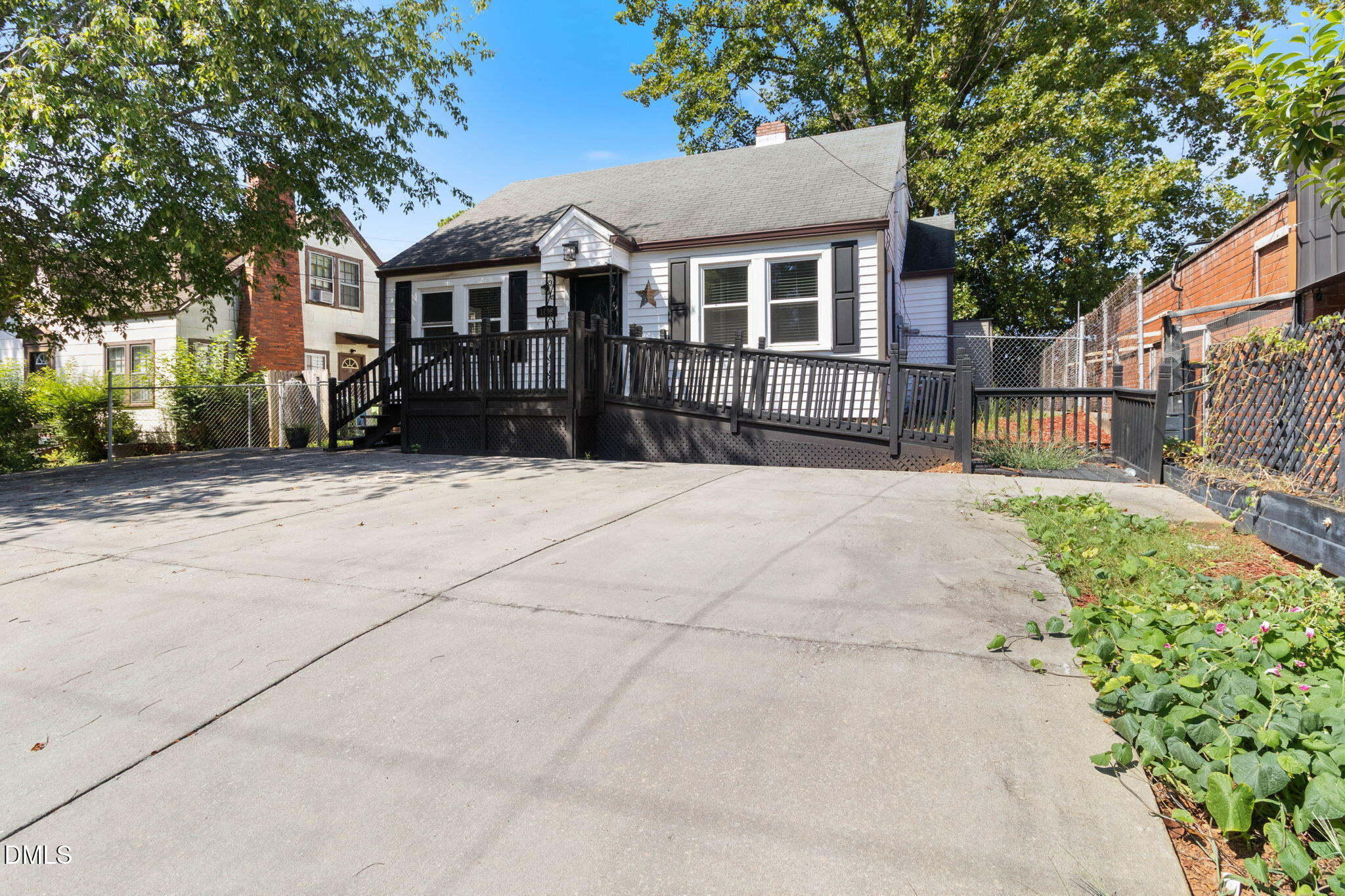 1006 Carlton Avenue Property Photo 5